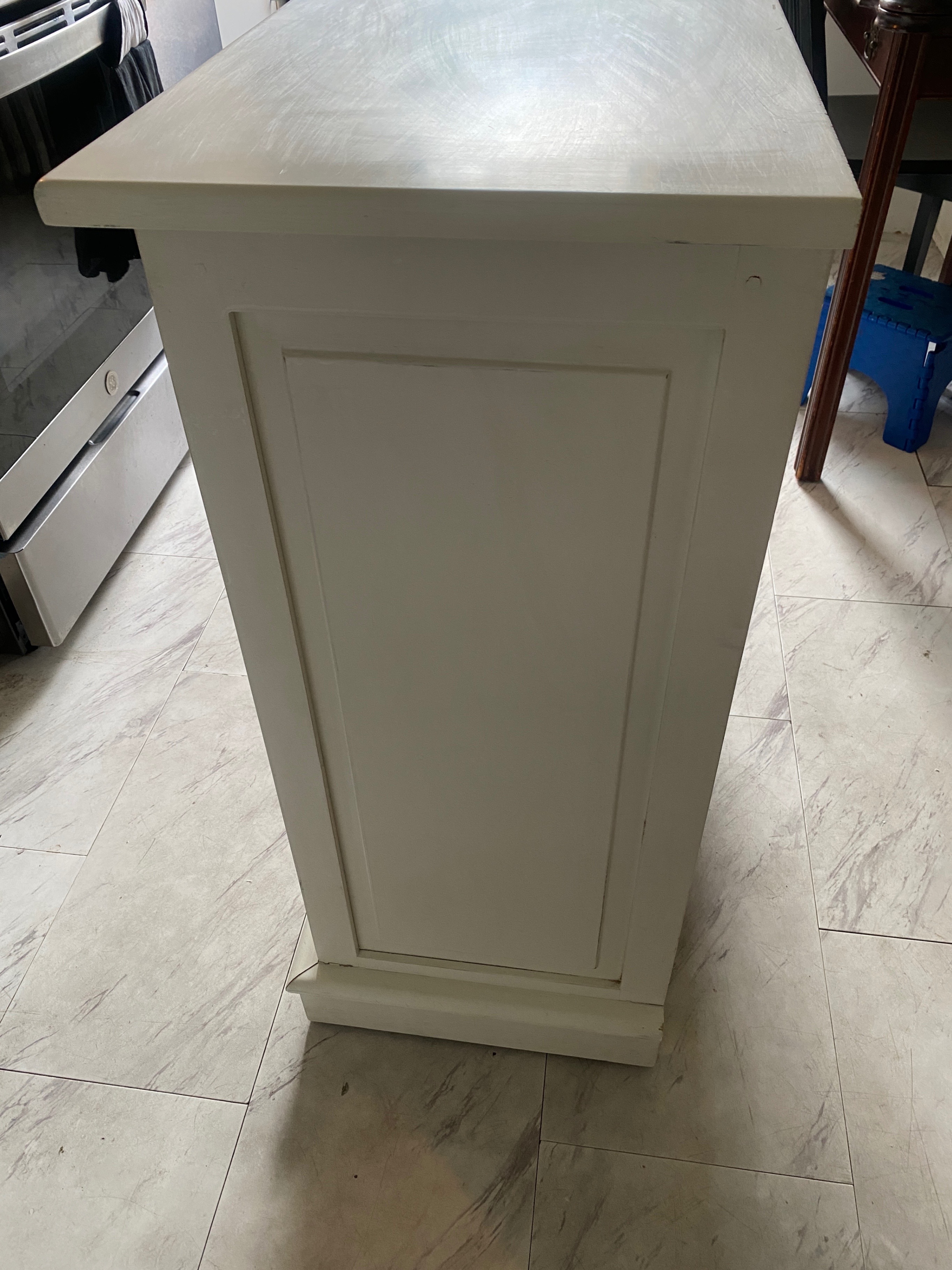 WHITE CABINET CUPBOARD/ DRY BAR - photo 5