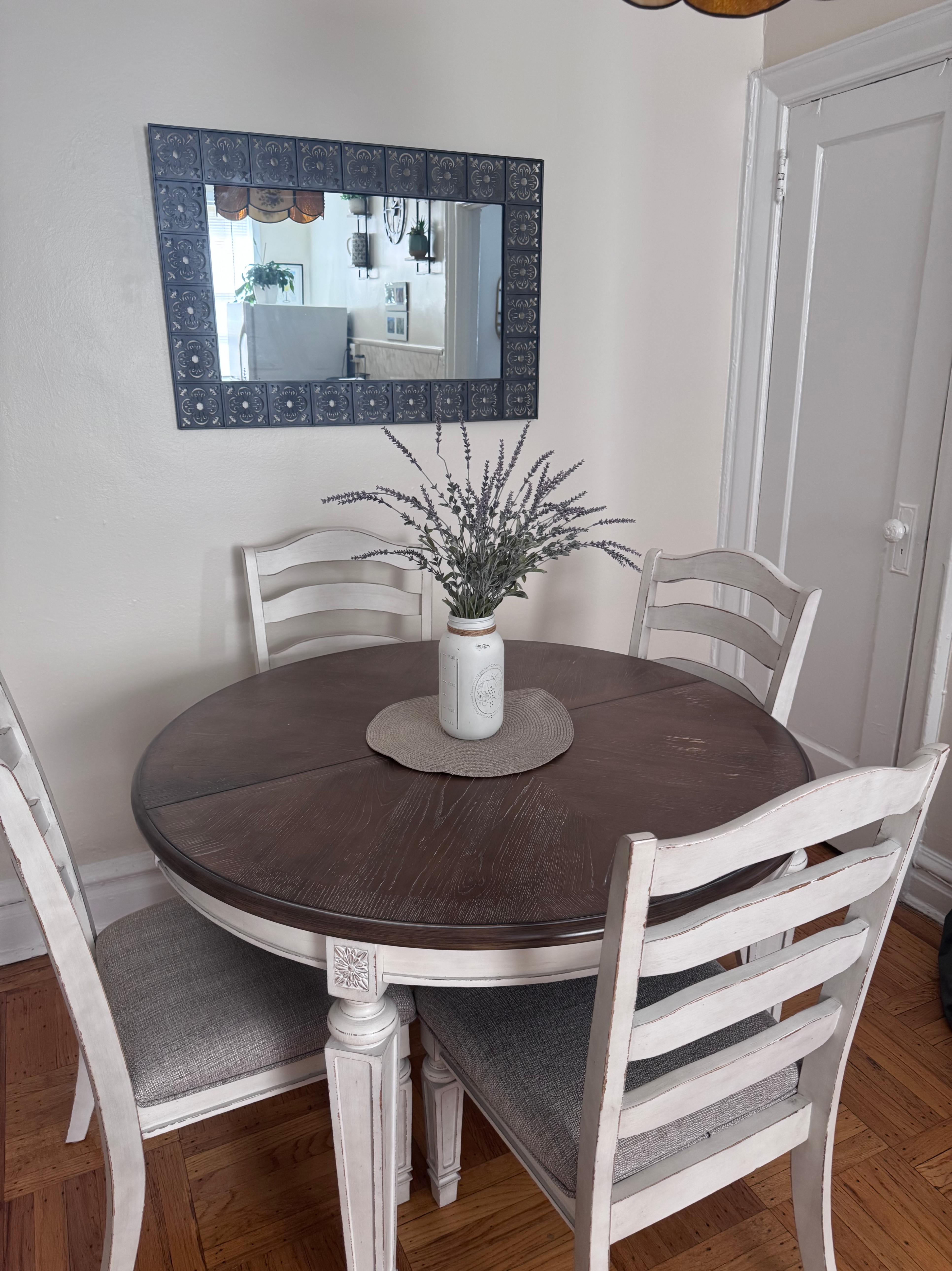 Round/Oval Kitchen , Dining Table.