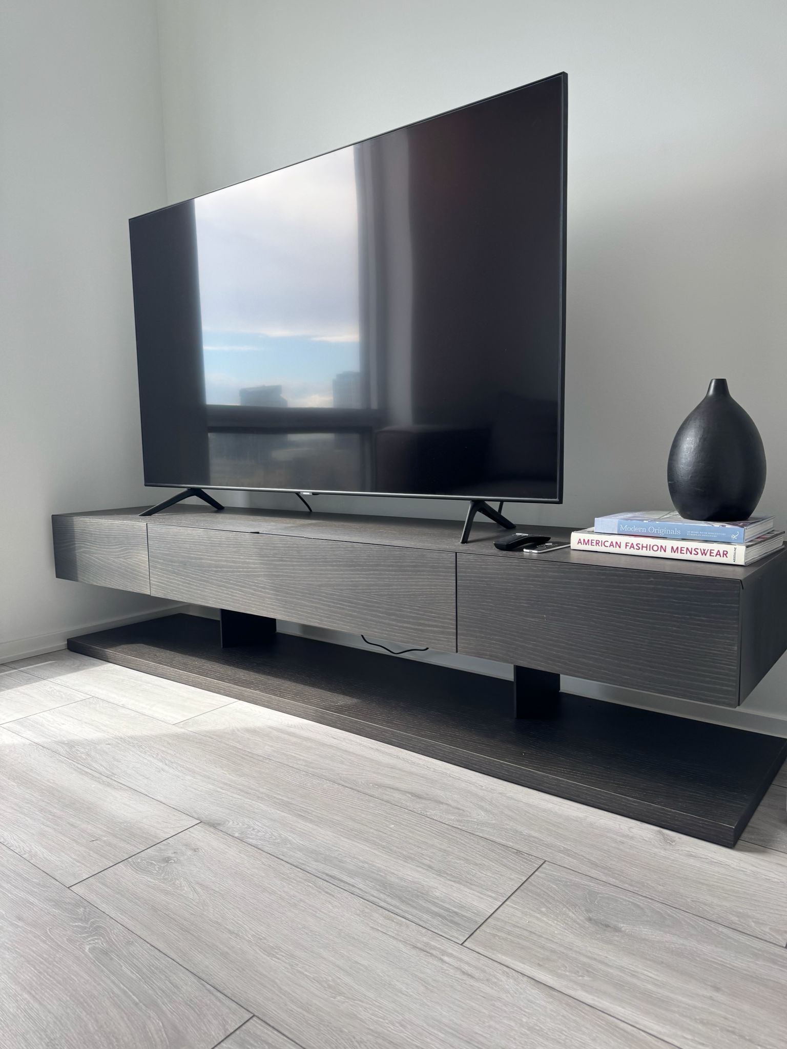 Bensen TV Stand