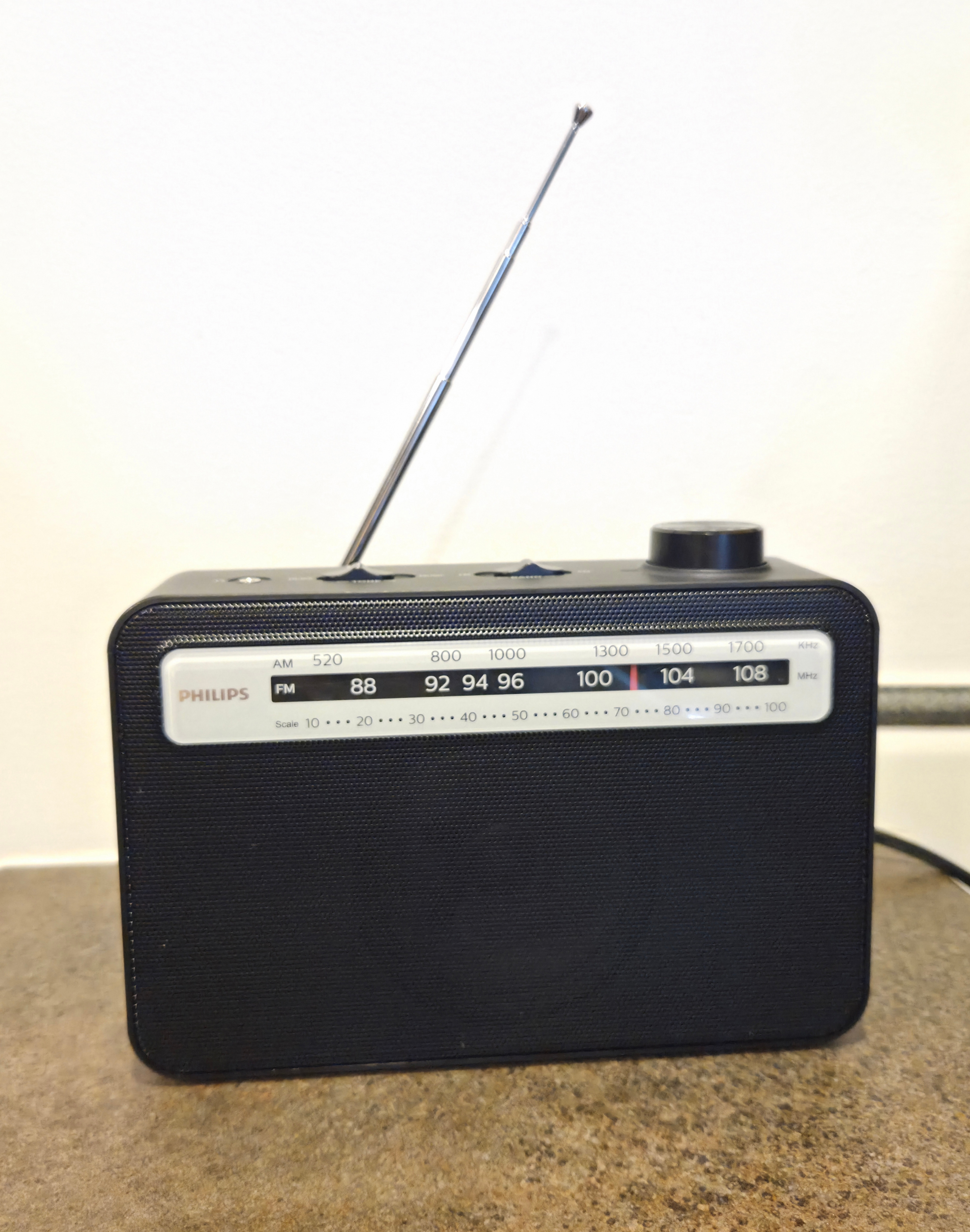 Philips Radio Fully Working AM/FM Analog Portable TAR2506/37