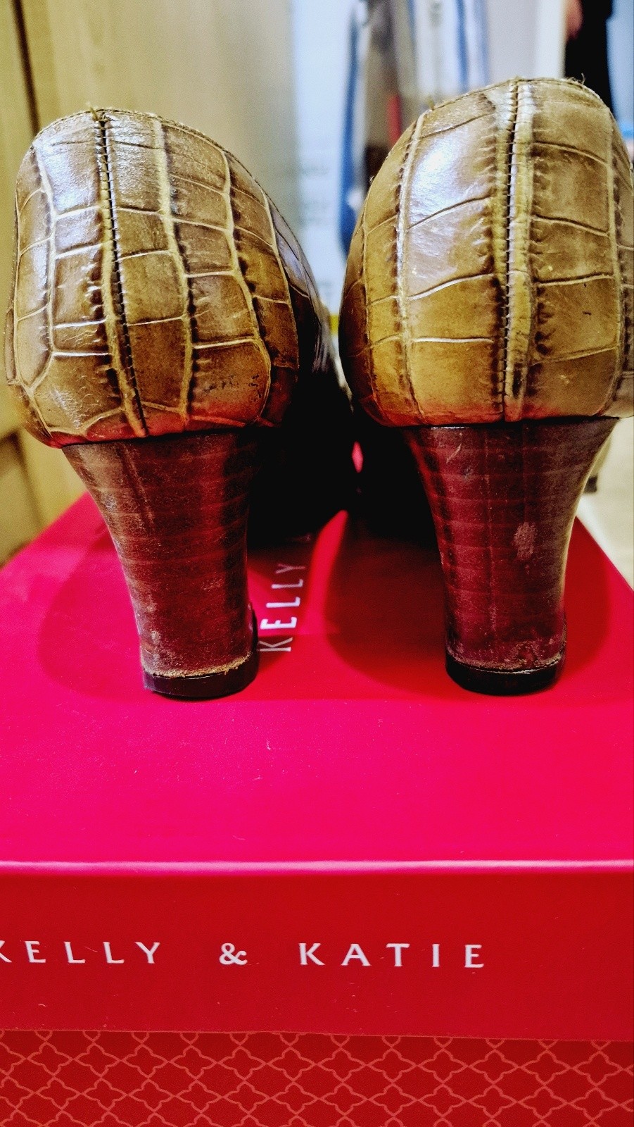 Oscar de la Renta Crocodile Loafers - photo 2