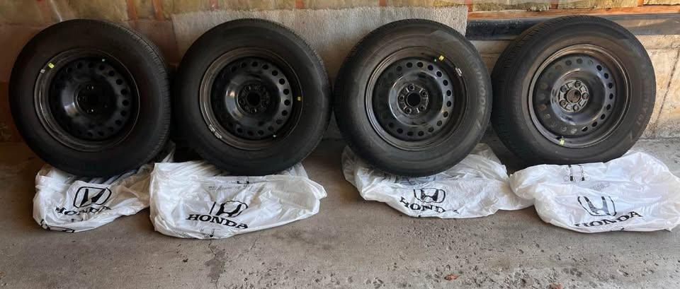 4 OEM HONDA CRV All-Season Tires with Steel Rims – 235/65R17