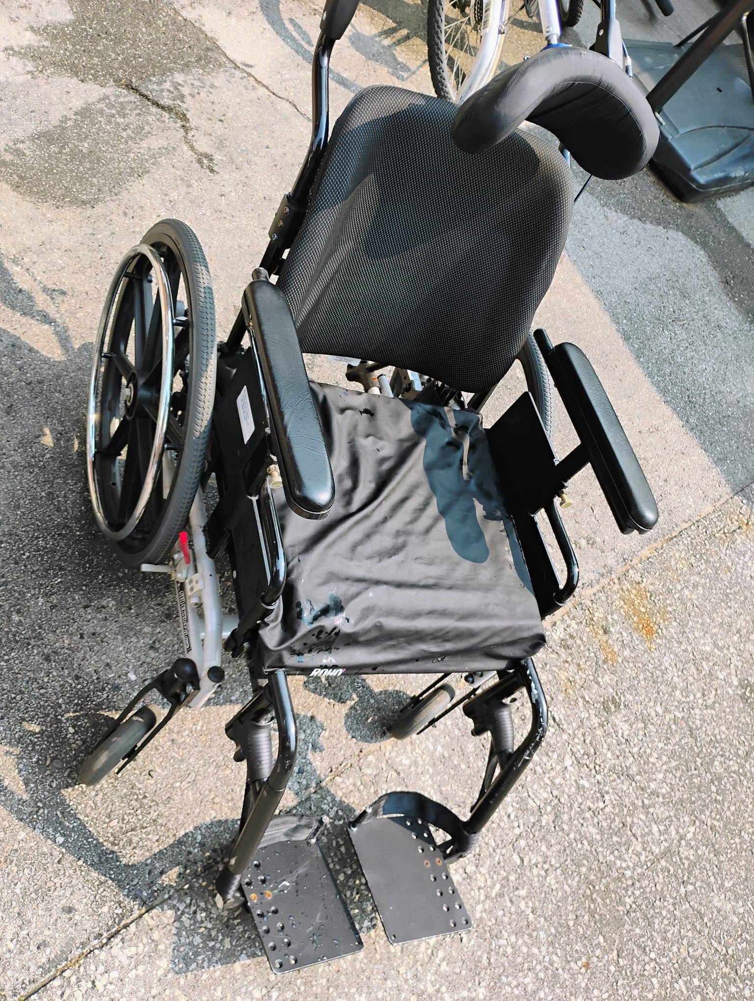 Invacare Matrx Wheelchair w/Attachments/ROHO - photo 2
