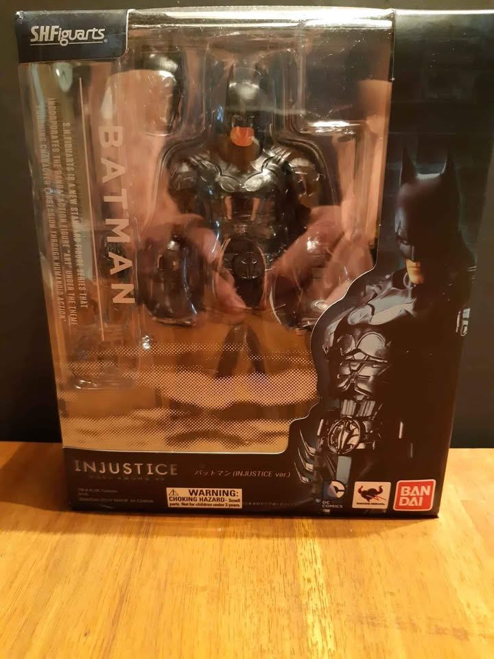 Bandai S.H.Figuarts Batman "INJUSTICE Ver." Action Figure