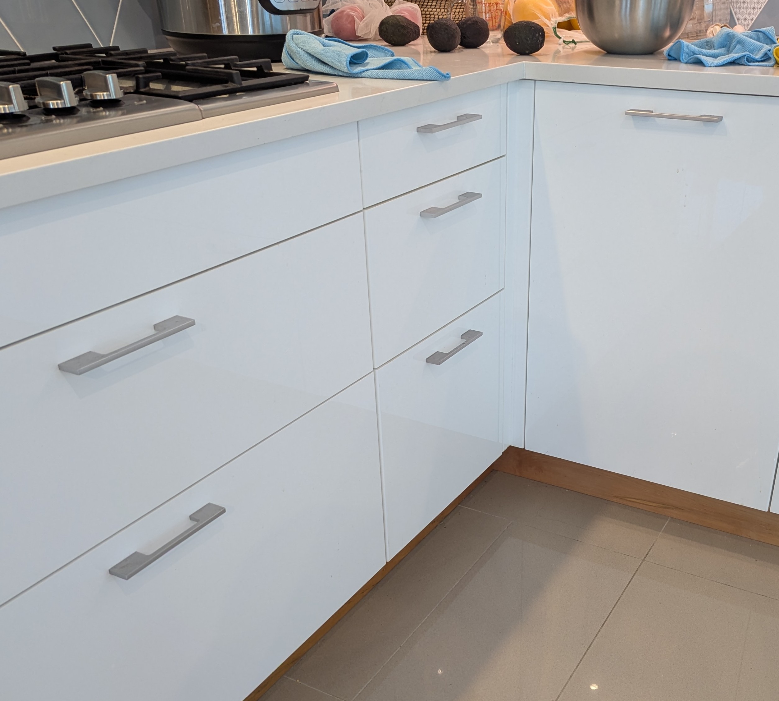 Modern aluminum cabinet or drawer pulls, set of 55 - photo 5