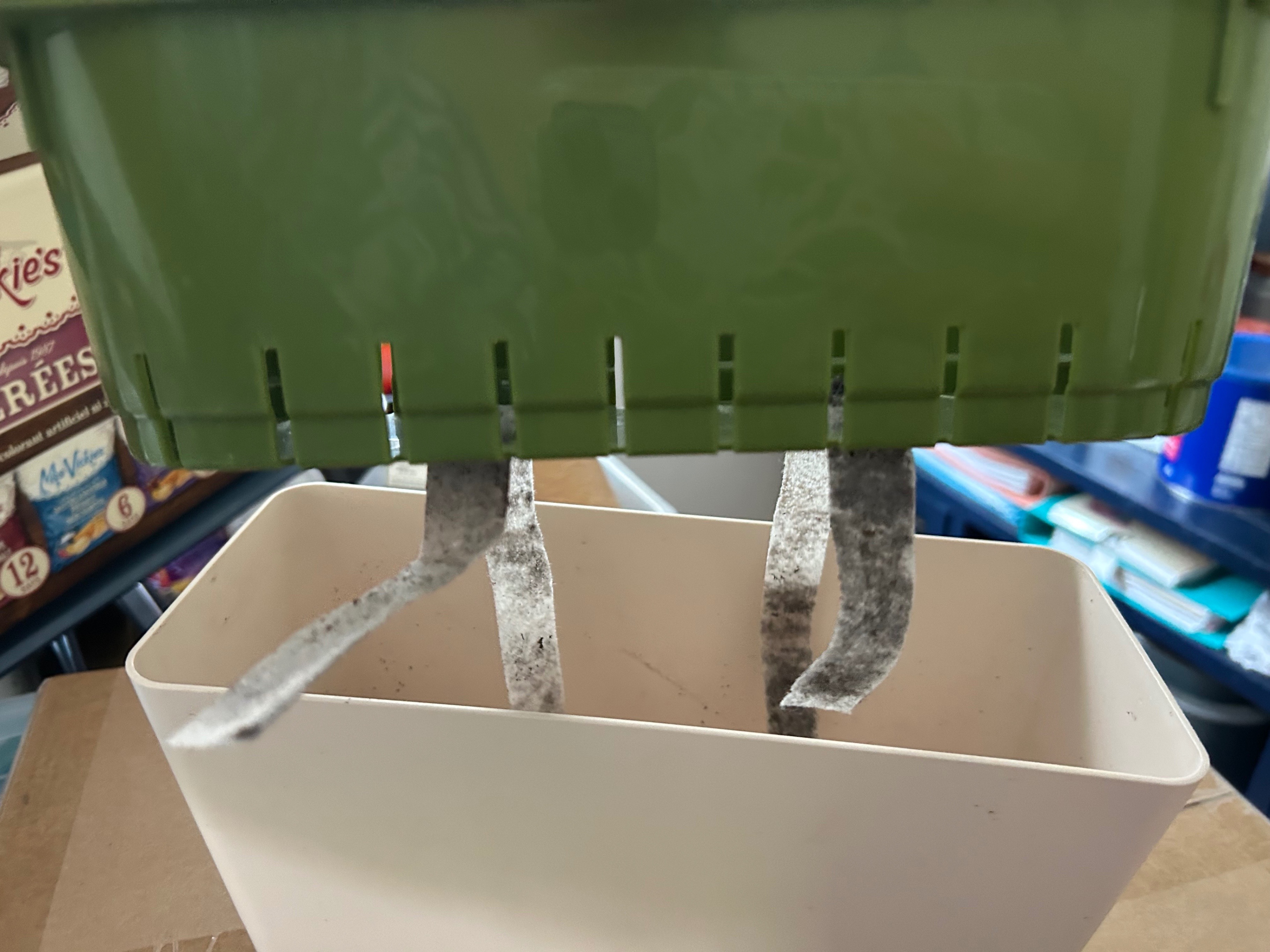 Self-Watering Green/White Planter - photo 3