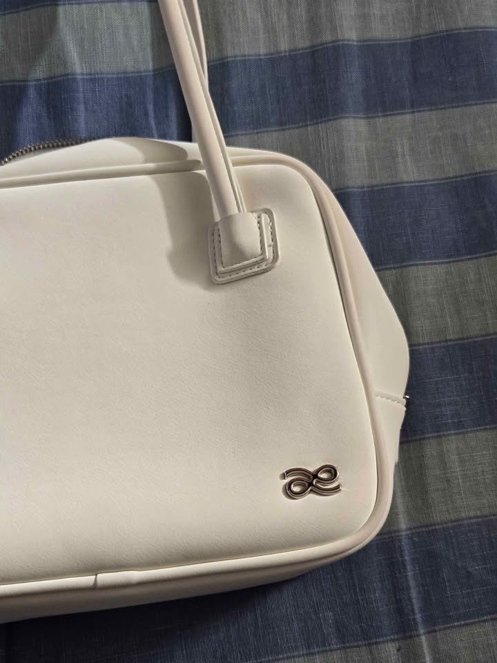 HOUSE OF LITTLE BUNNY (HOLB) 'LUCY' BAG IN WHITE PU - photo 2