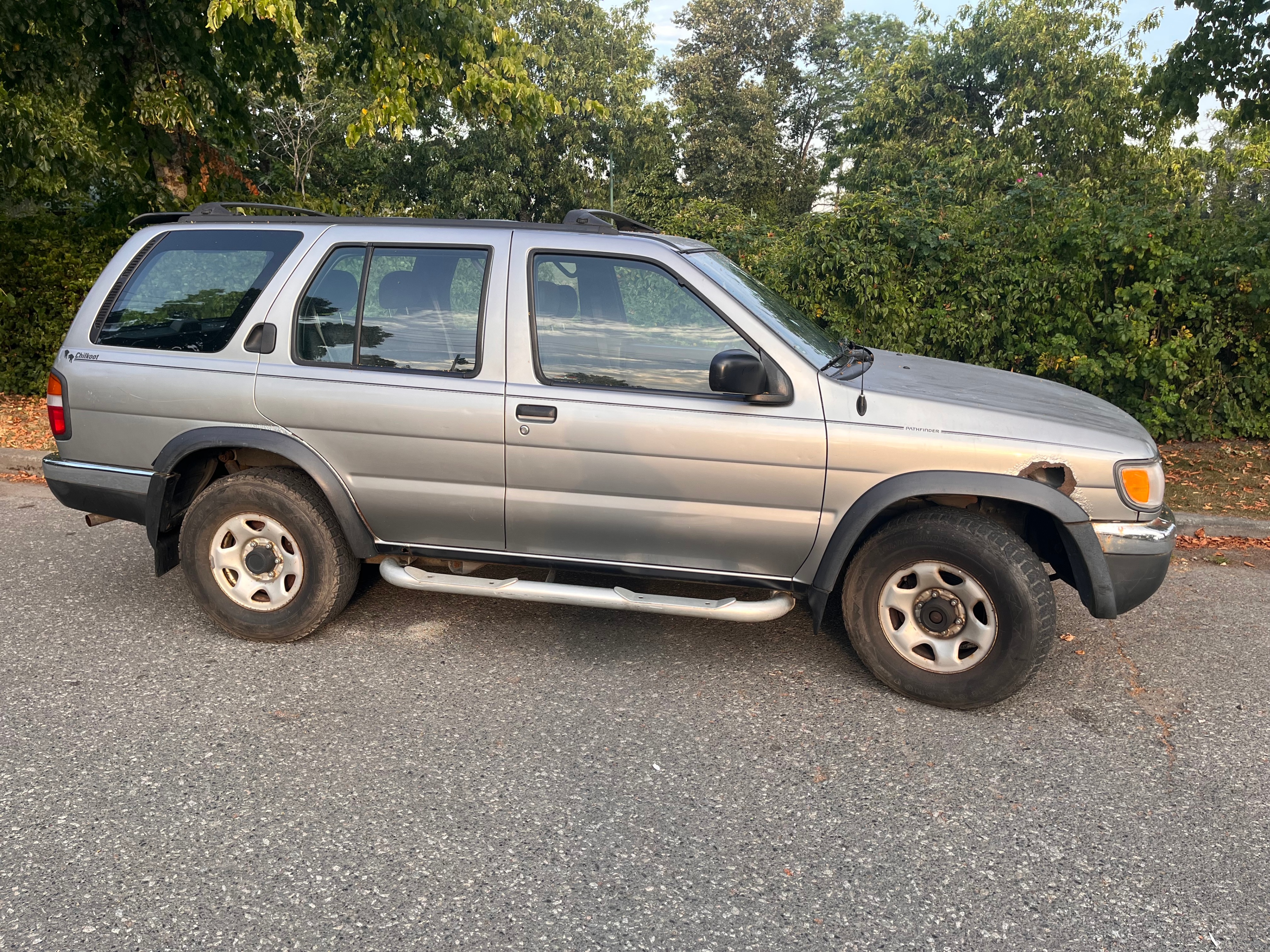 1998 Nissan Pathfinder with Manual Transmission - photo 2