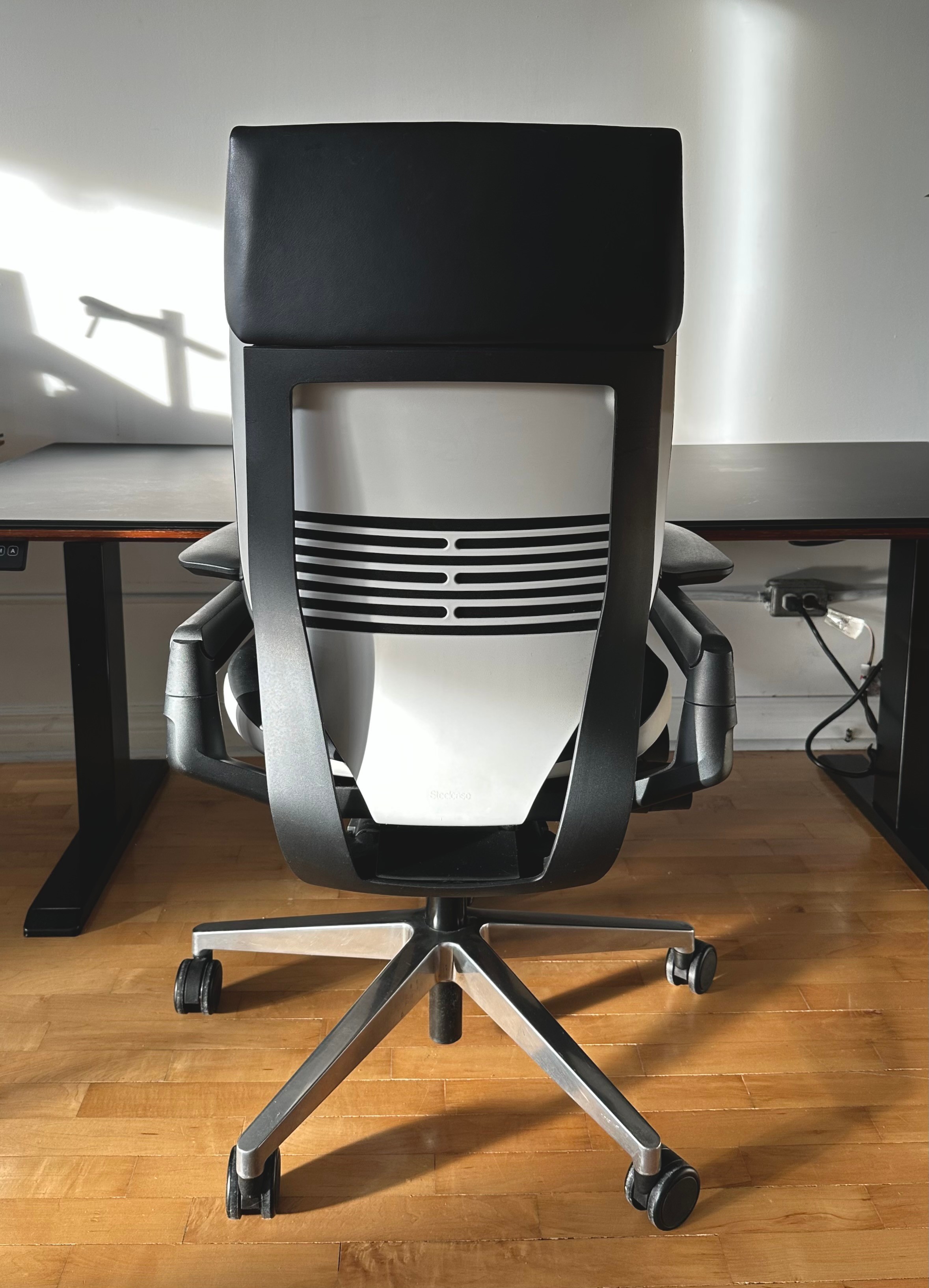 Steelecase Gesture Leather Office Chair - Custom Configuration - photo 4