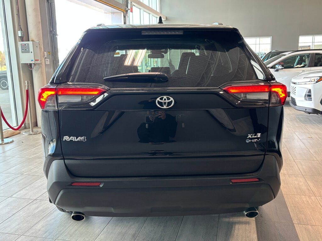 2025 Toyota RAV4 - photo 4