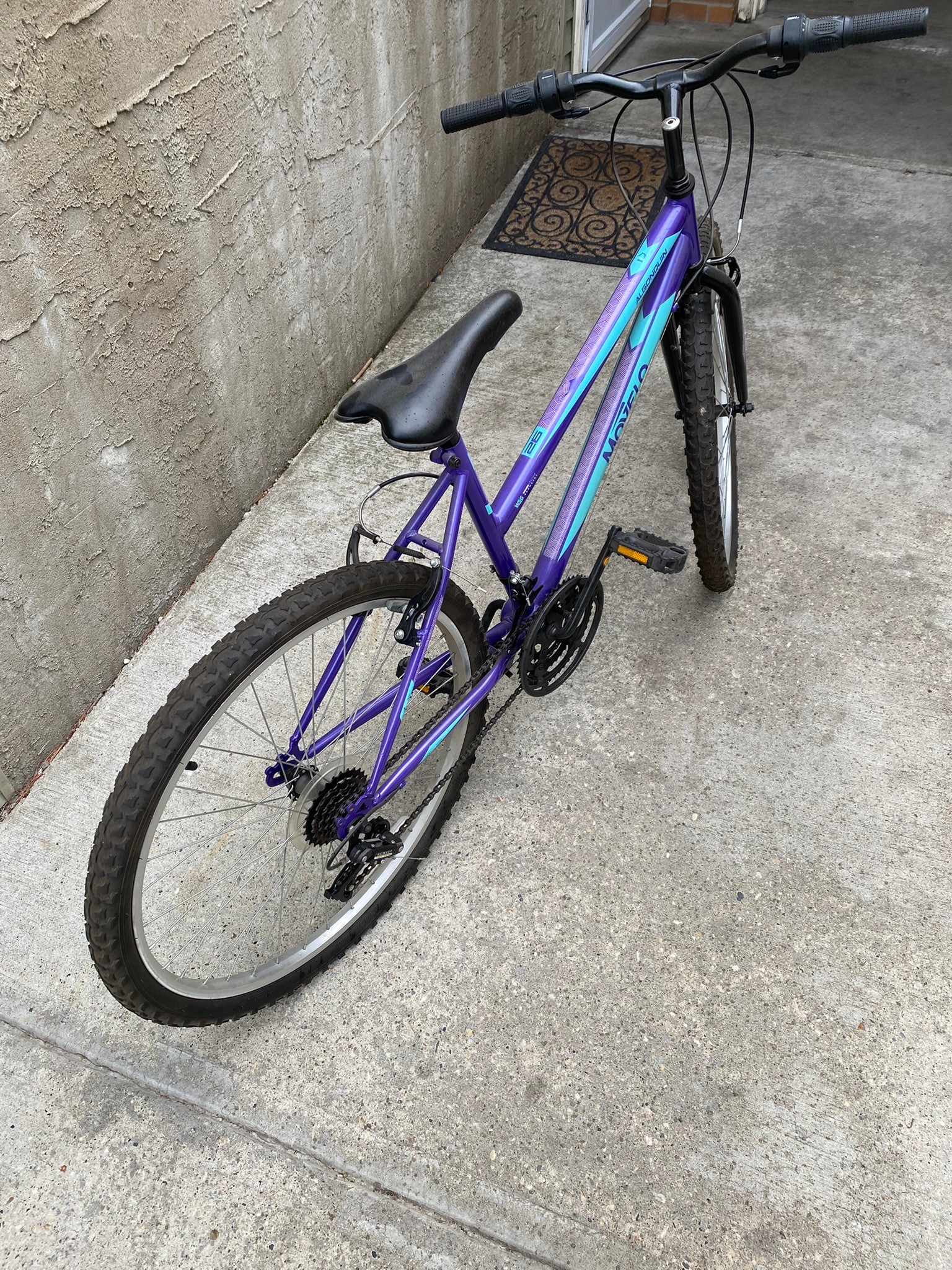 Women’s Small Movelo Barely Used - photo 4
