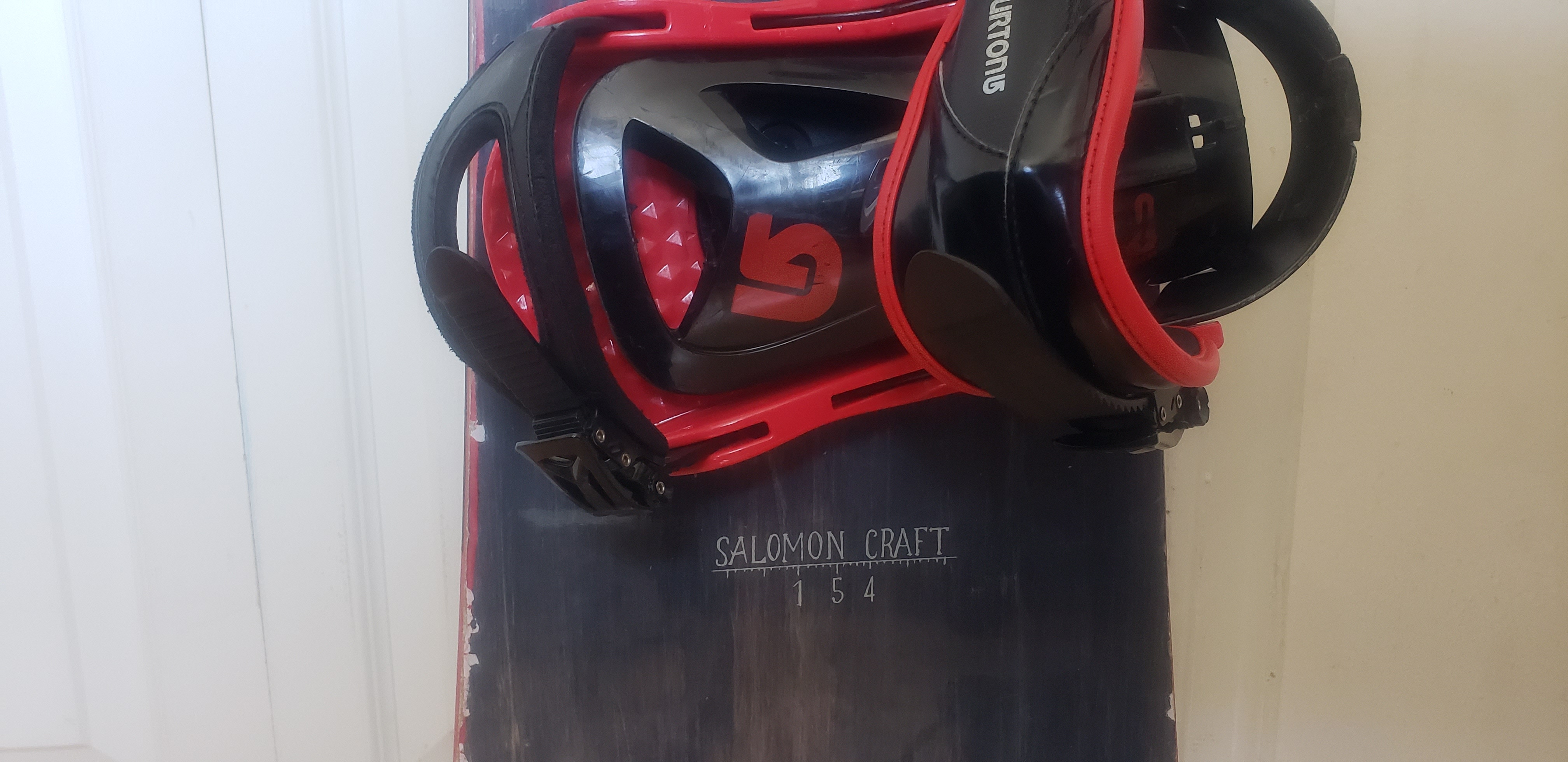 Snowboard Bundle – Salomon 154cm w/Bindings and Size 9.5 Boots - photo 2