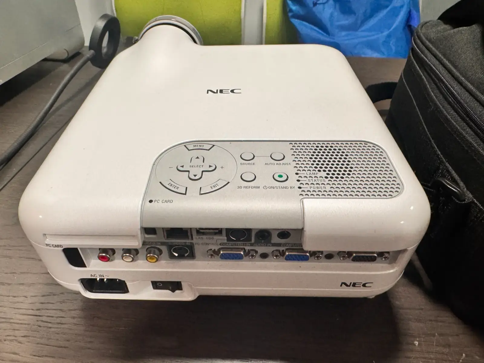 NEC LT245 - Video Projector - photo 2