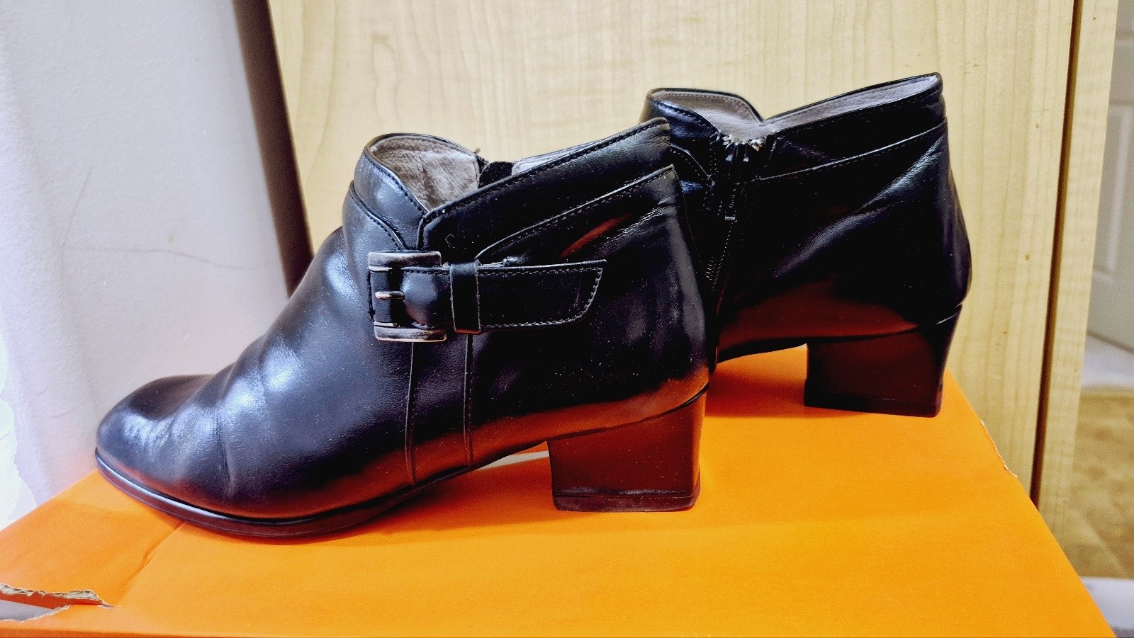 SAS "Tripad Comfort" Black Leather Ankle Boots