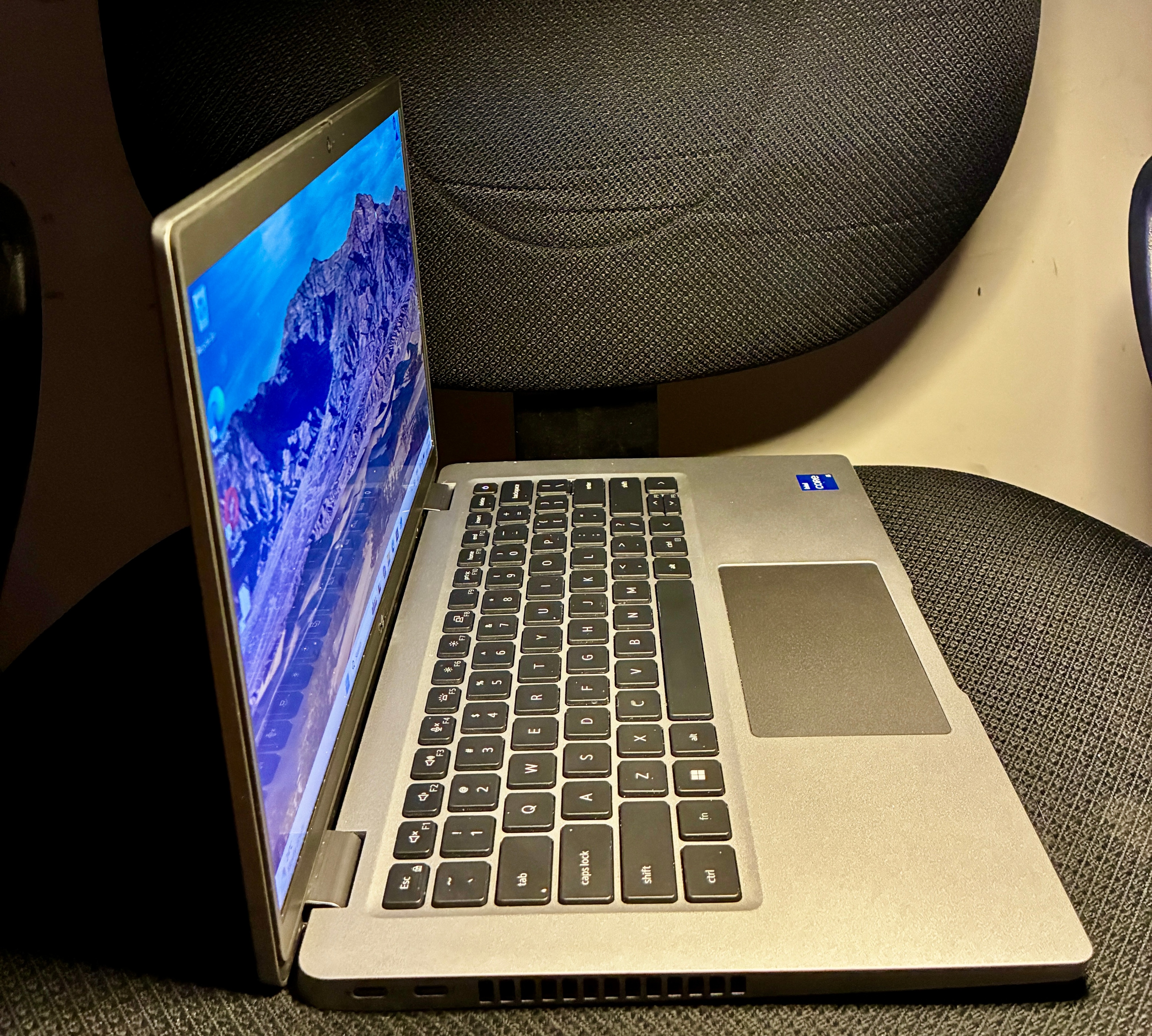 Dell Latitude 5430 Notebook PRISTINE AND CHEAP!! - photo 3