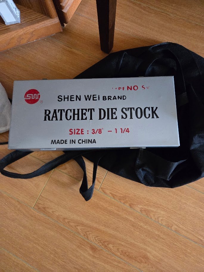 Shen Wei Ratchet Pipe Threading Die Set – 3/8" to 1-1/4"