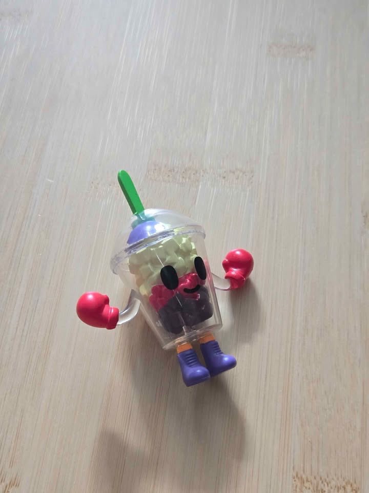 TOKIDOKI SUPERMARKET BESTFRIENDS BLIND BOX FIGURE 'PUNCHY'