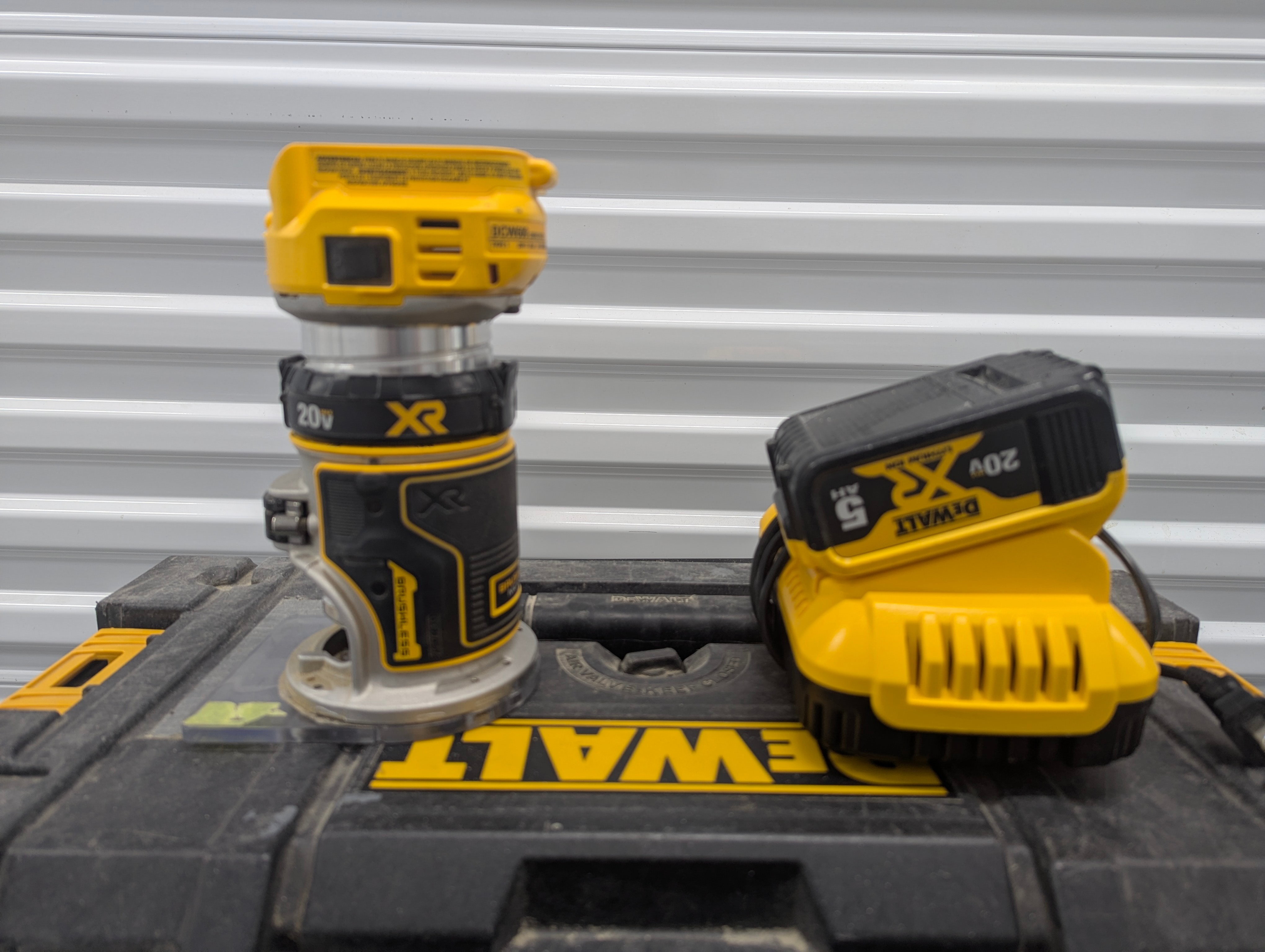 Dewalt Cordless Tools (Package) - photo 3