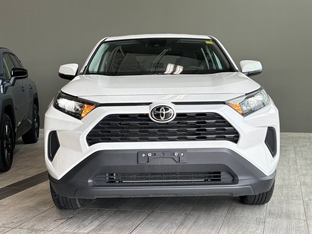 2025 Toyota RAV4 - photo 2