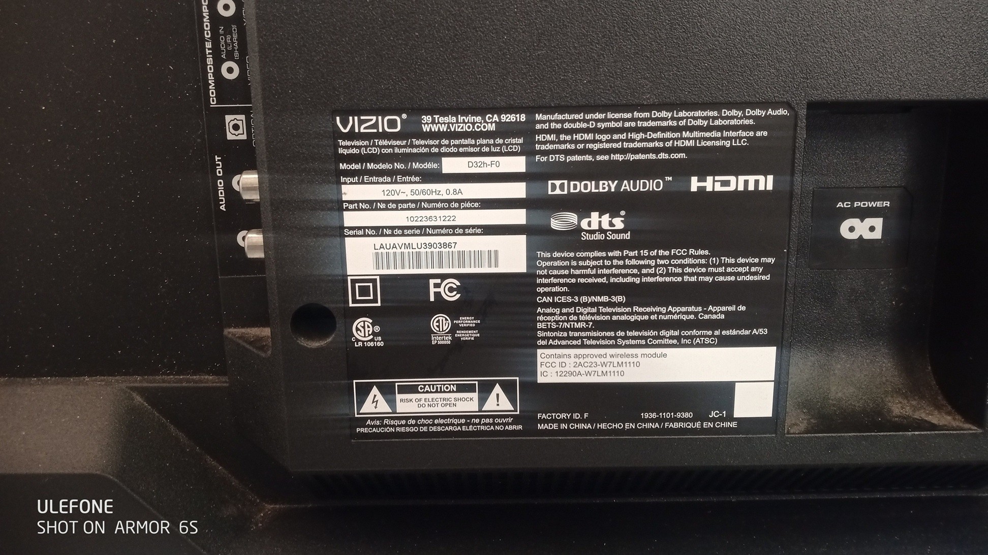 Vizio 32 inch smart TV 720p and Meredo soundbar - photo 5