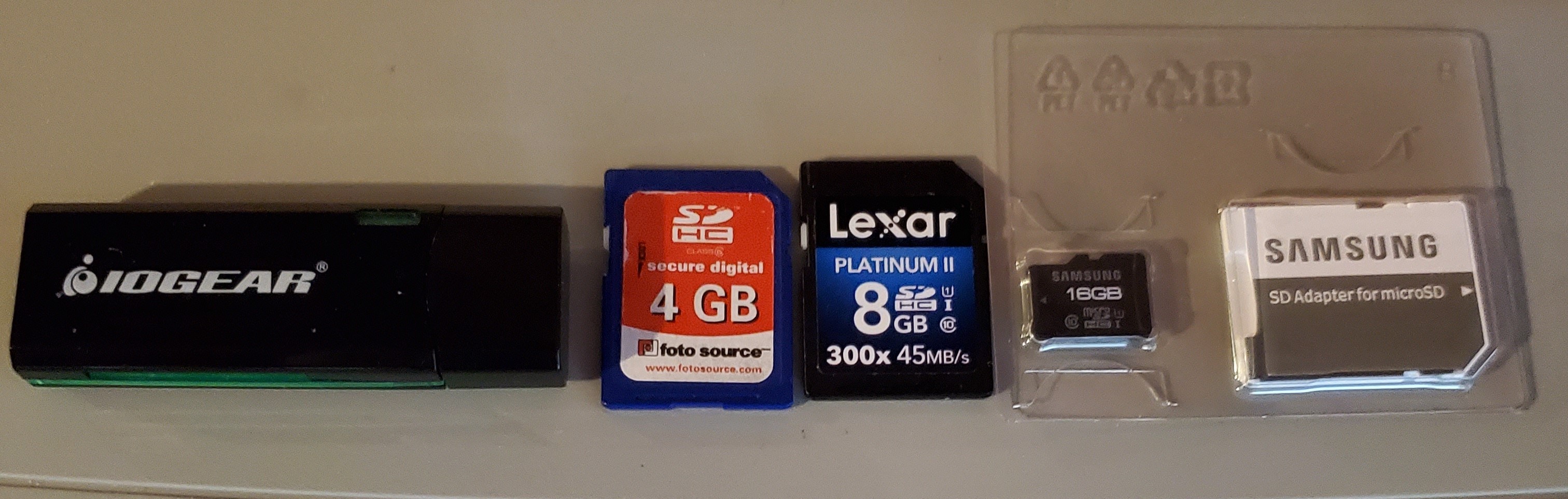 Various RAMs, memory cards and usb sticks - photo 3