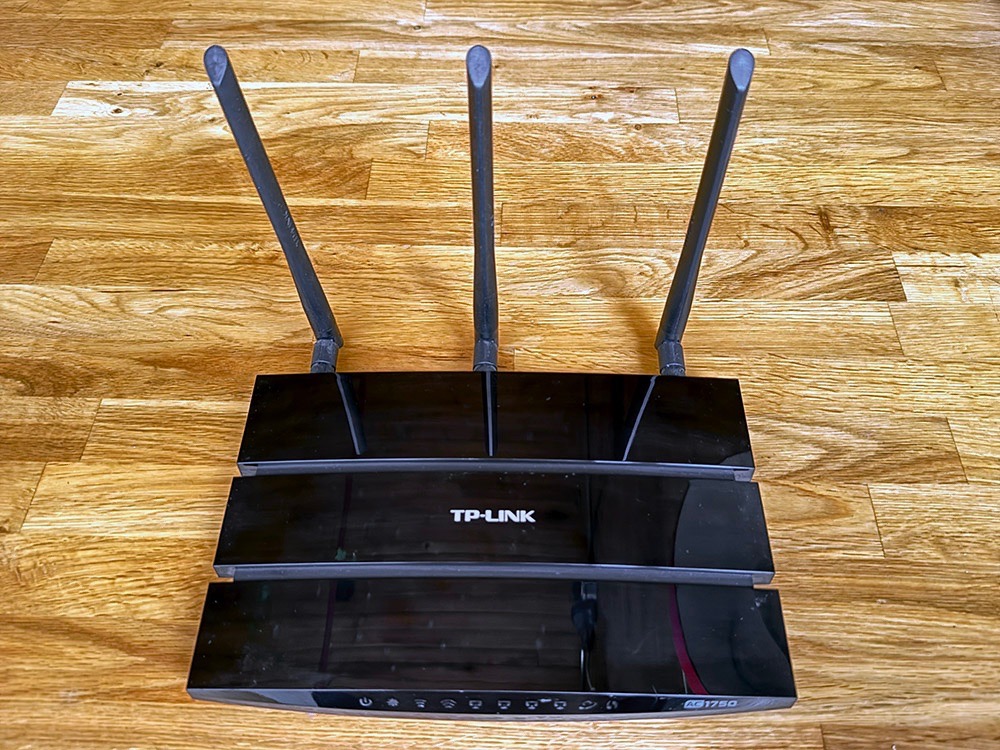 Used TP-Link Archer C7 AC1750 Wireless Dual Band Gigabit Router - photo 2