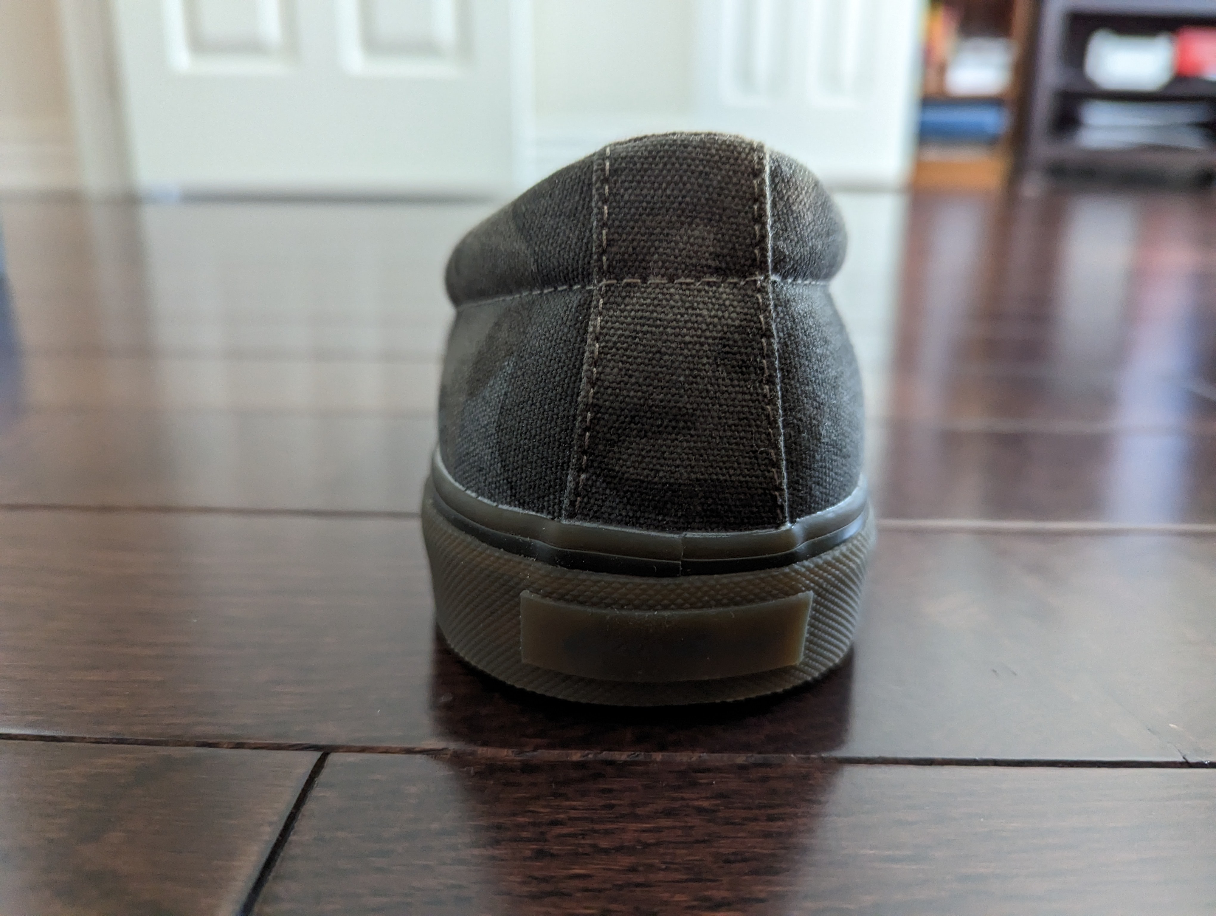 Mens 9 - Eddie Bauer Slip-On Shoes - Brand New - photo 4