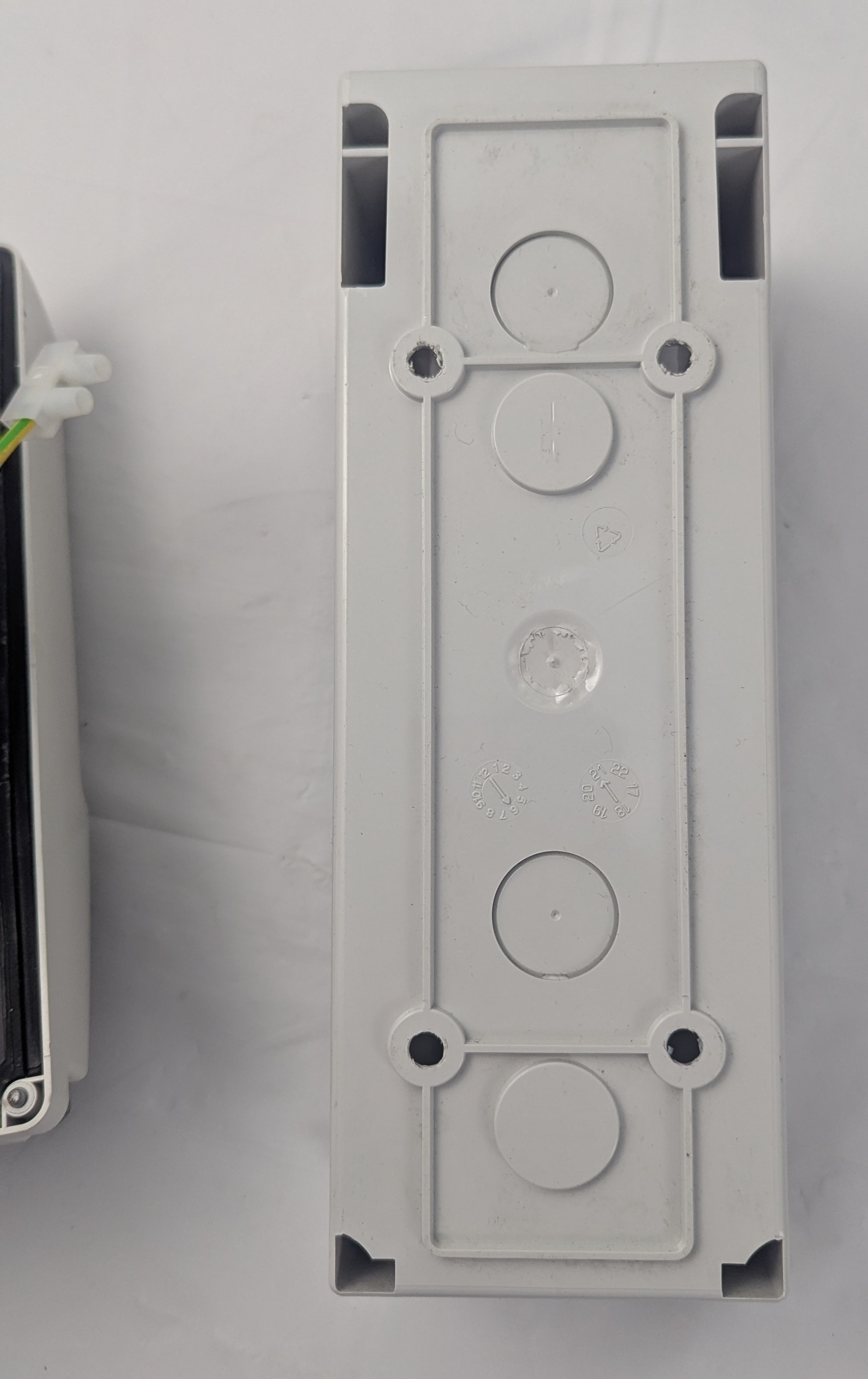 83187 Schneider Electric 16A 480-500V Interlock Socket 3P+E IP65 - photo 4