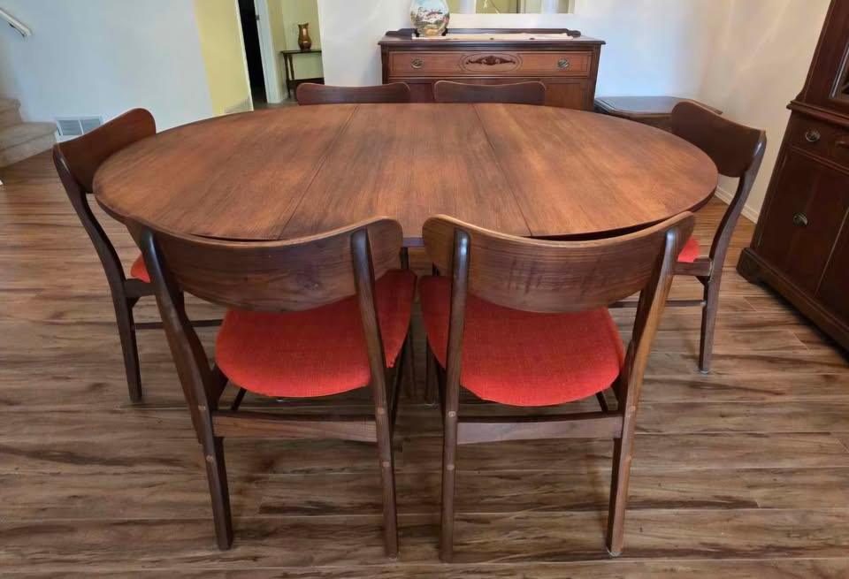 Vintage Danish Teak Dining Set Table with 6 Matching Chairs