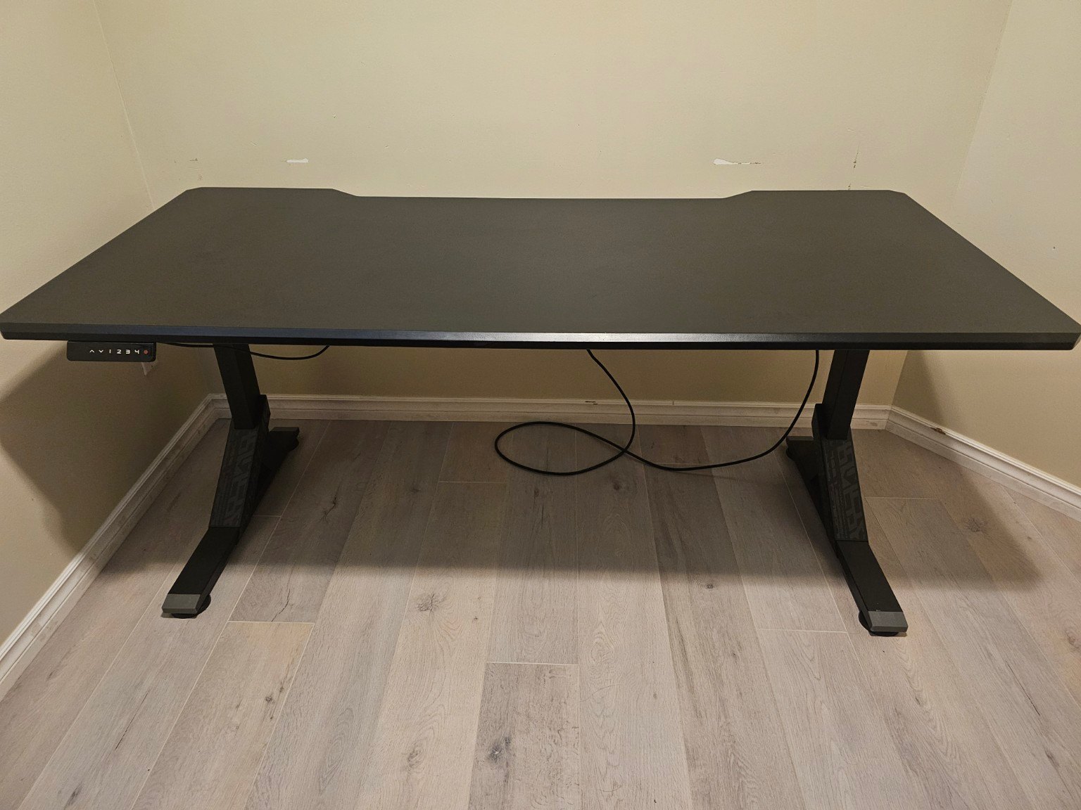 Electric Height-Adjustable Gaming Desk