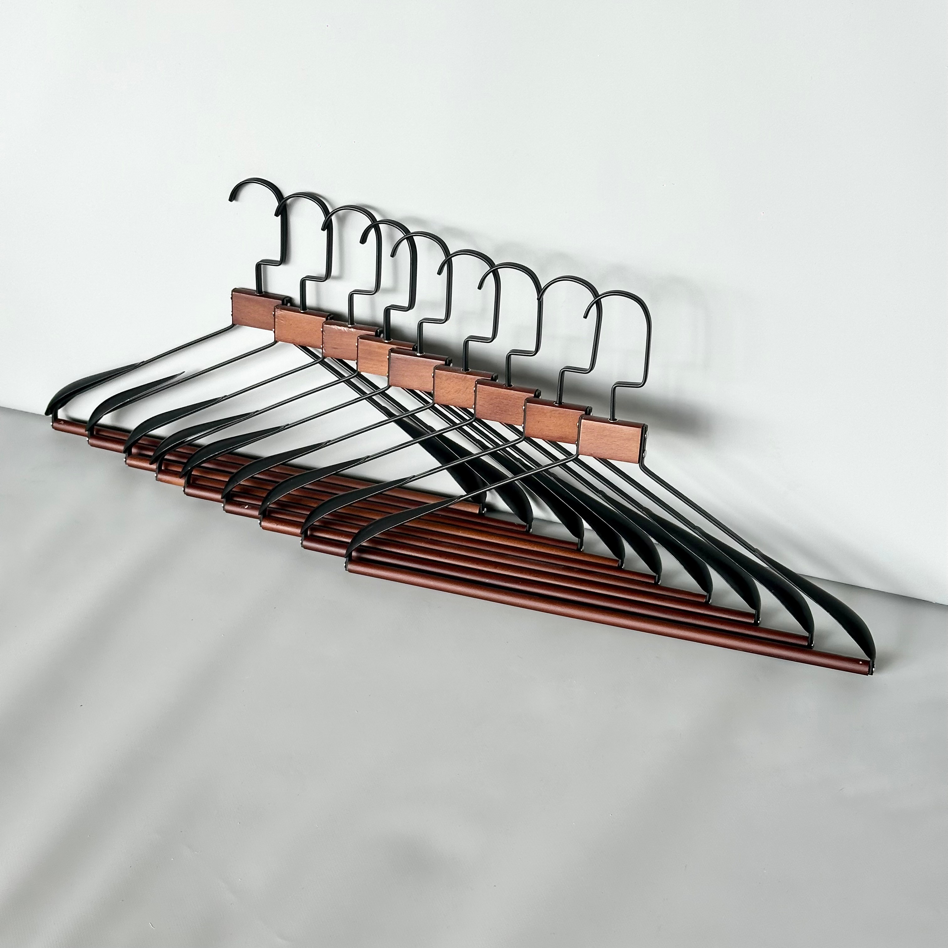 Wooden and Metal Wide Shoulder Clothes Hangers