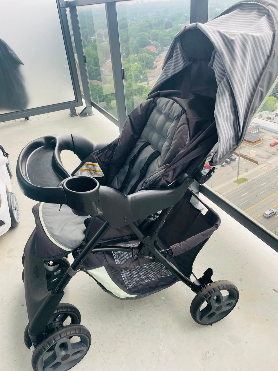 Moving out sale!! Graco Stroller + Car Seat - photo 2