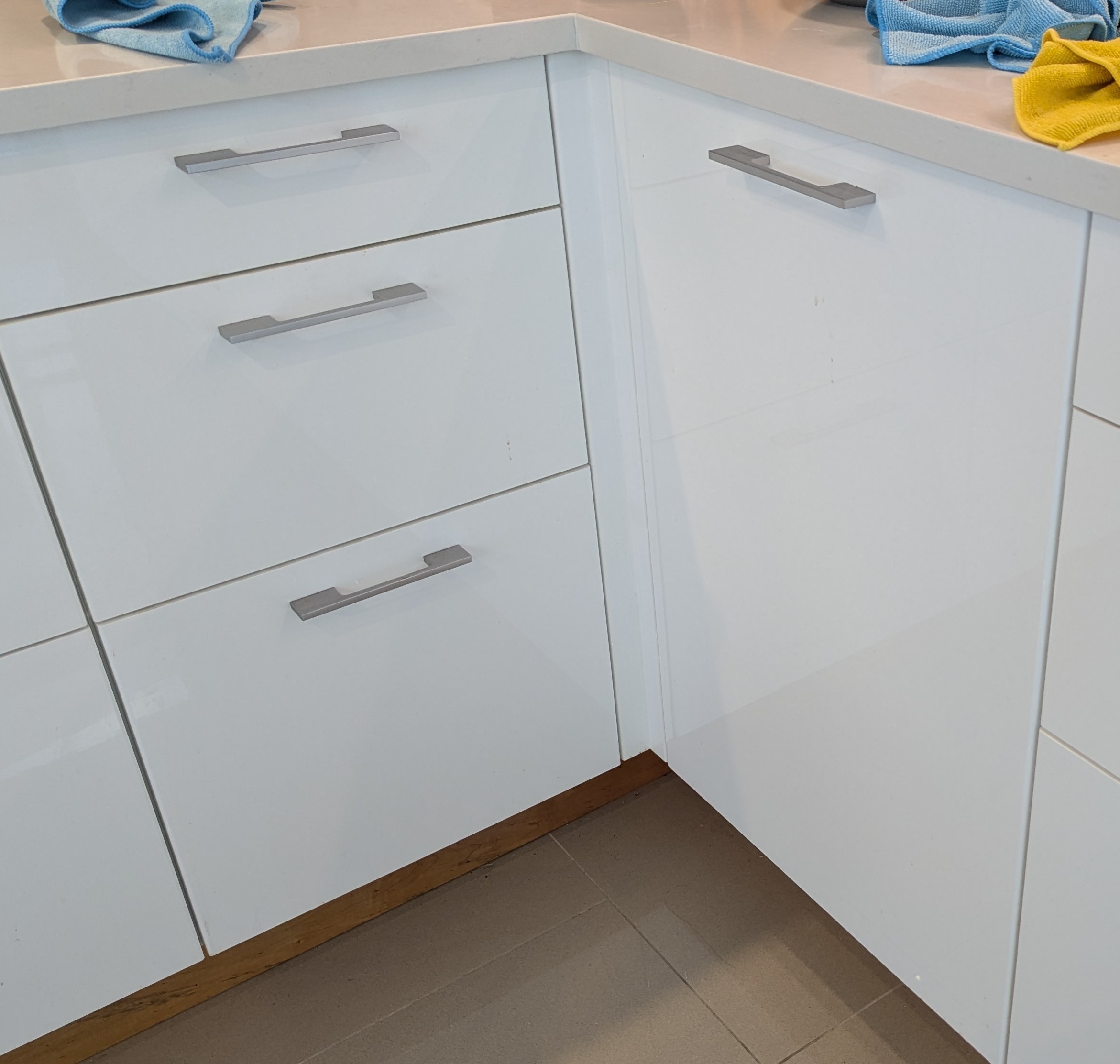 Modern aluminum cabinet or drawer pulls, set of 55 - photo 4