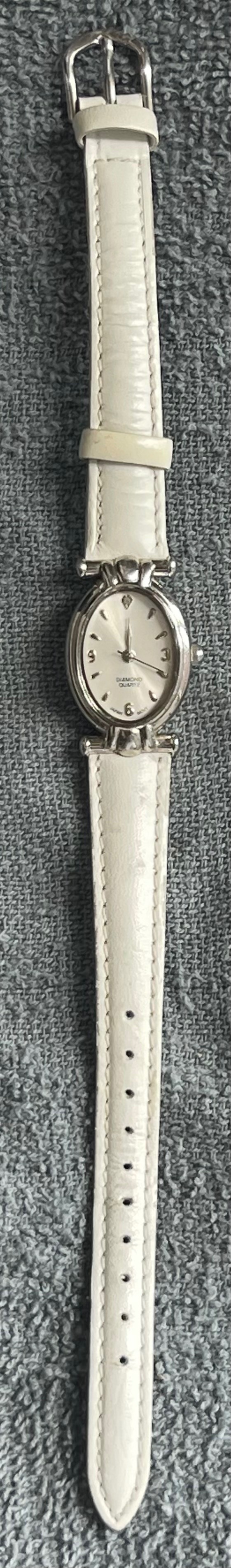 Vintage Diamond Quartz Oval White Watch F94546 (Needs Battery) - photo 2