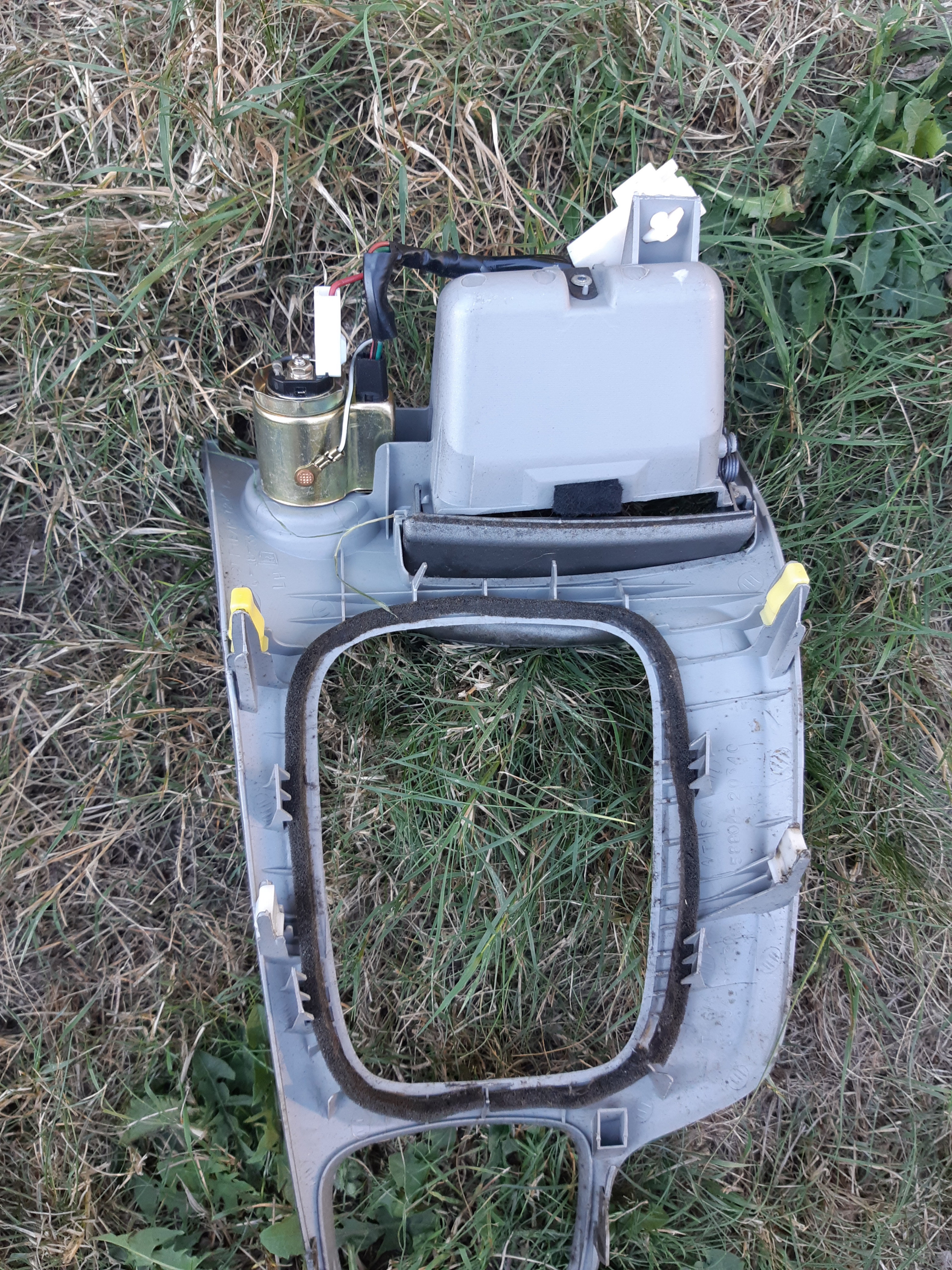 Toyota Celica 00-05 GT/GTS Automatic Shifter Bezel - photo 3