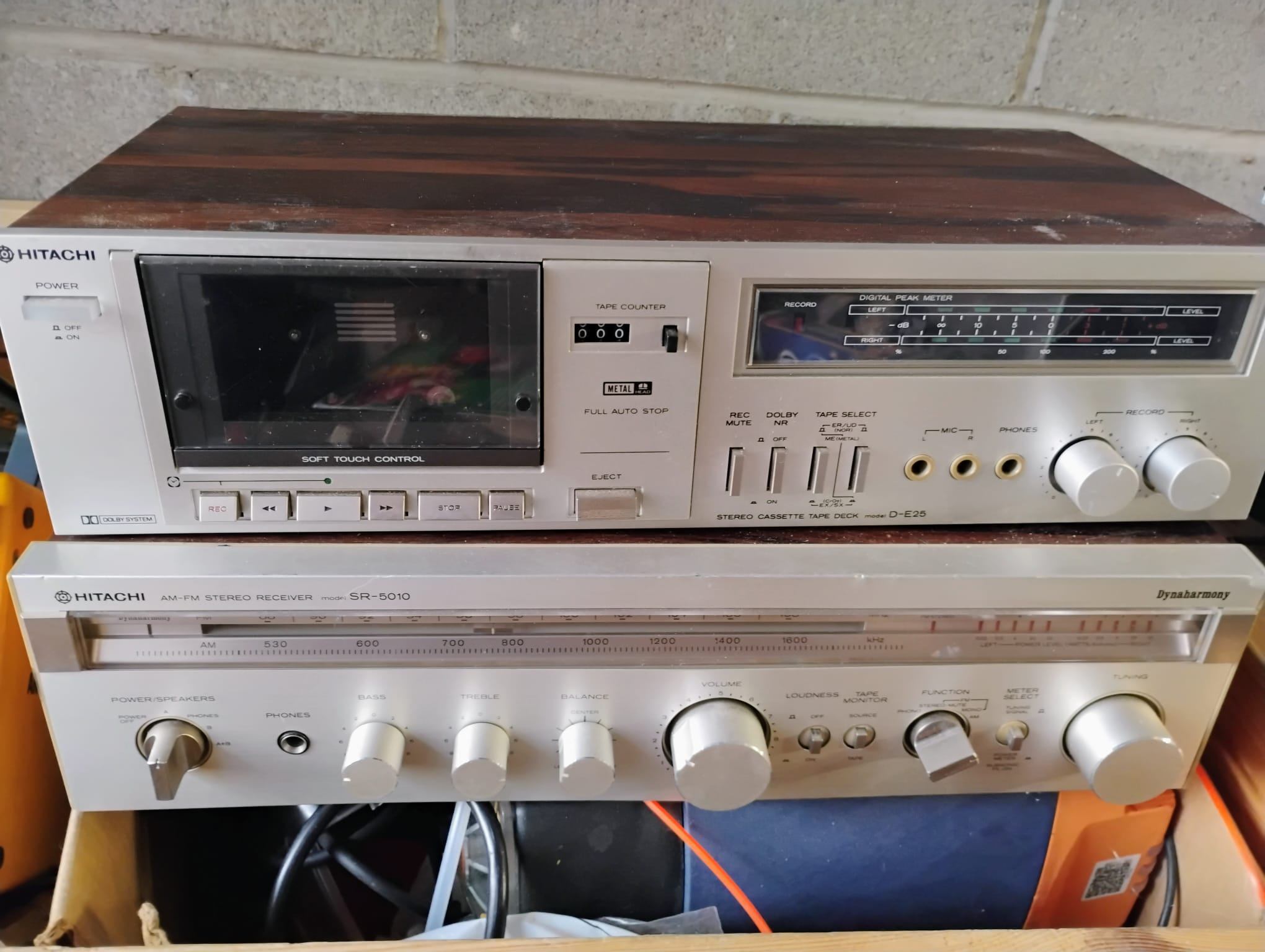 HITACHI AM-FM STEREO RECEIVER SR-5010 & STEREO CASSETTE