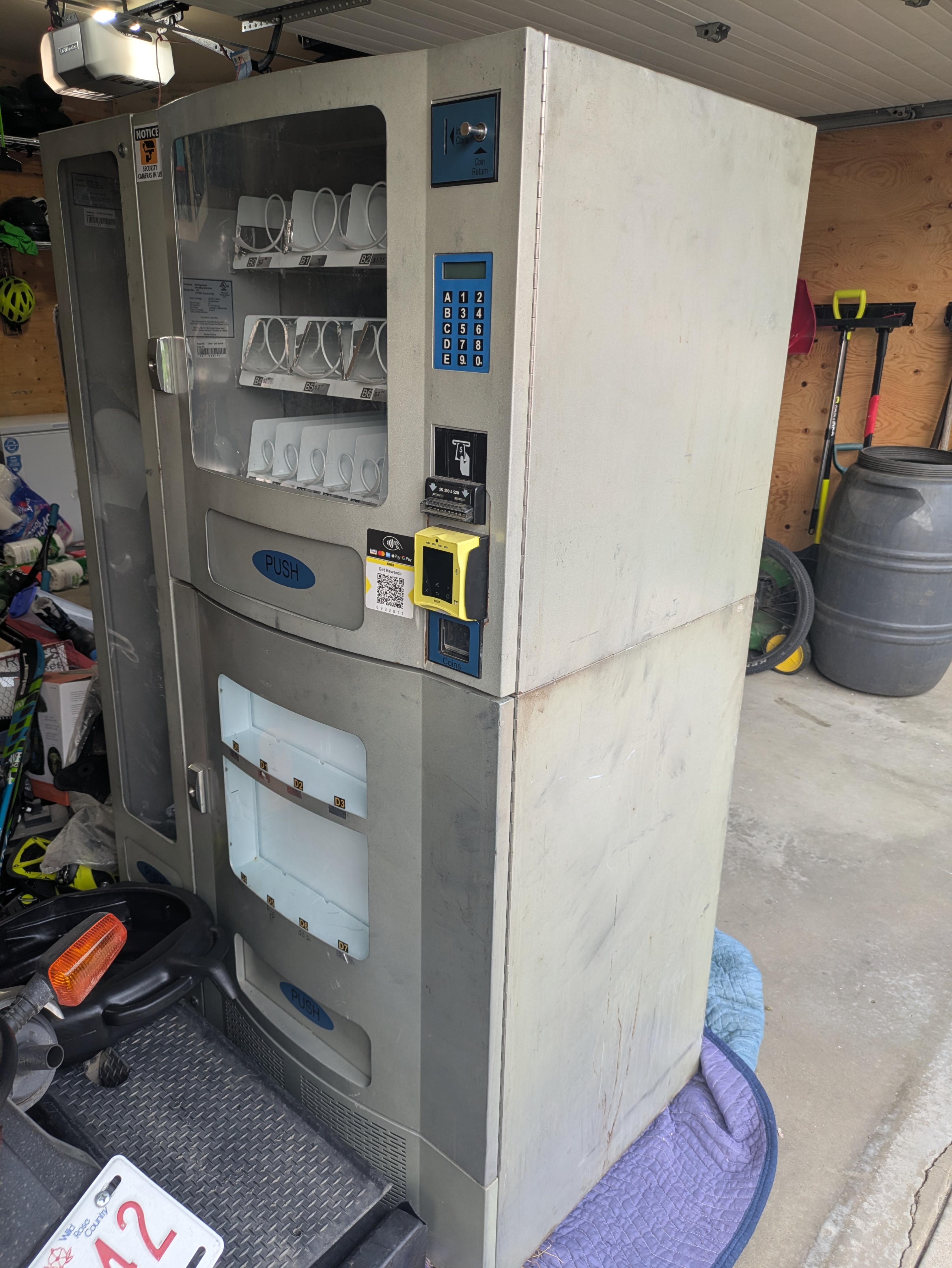 Seaga Office Deli 3-Piece Vending Machine