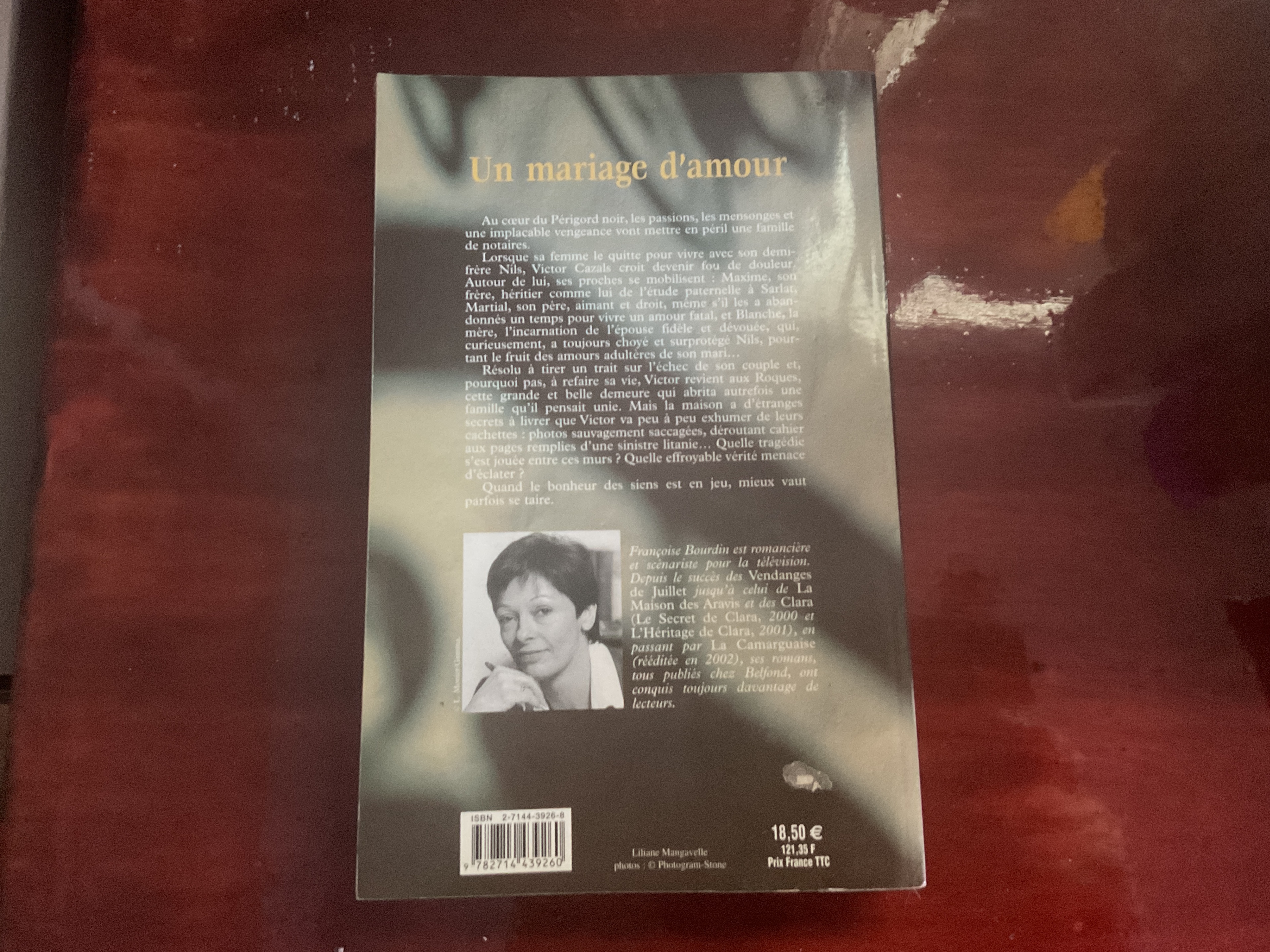 Un mariage d'amour by Françoise Bourdin Paperback Novel - photo 2