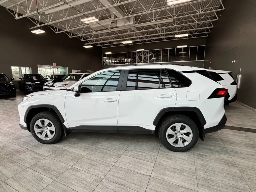 2025 Toyota RAV4 - photo 4