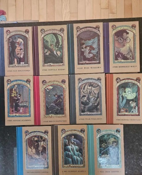 A Series of Unfortunate Events Books 1–11 – Great Condition