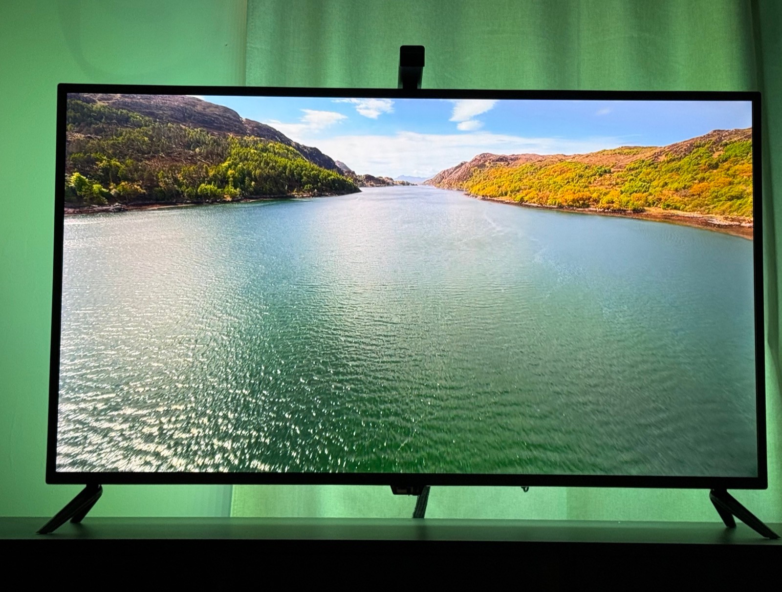 onn 42" 1080p Roku Smart TV + Govee Camera-Sync Backlight - photo 2