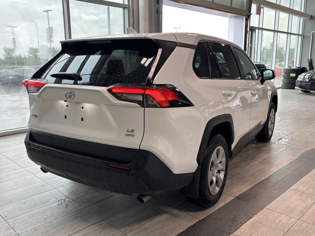 2025 Toyota RAV4 - photo 5