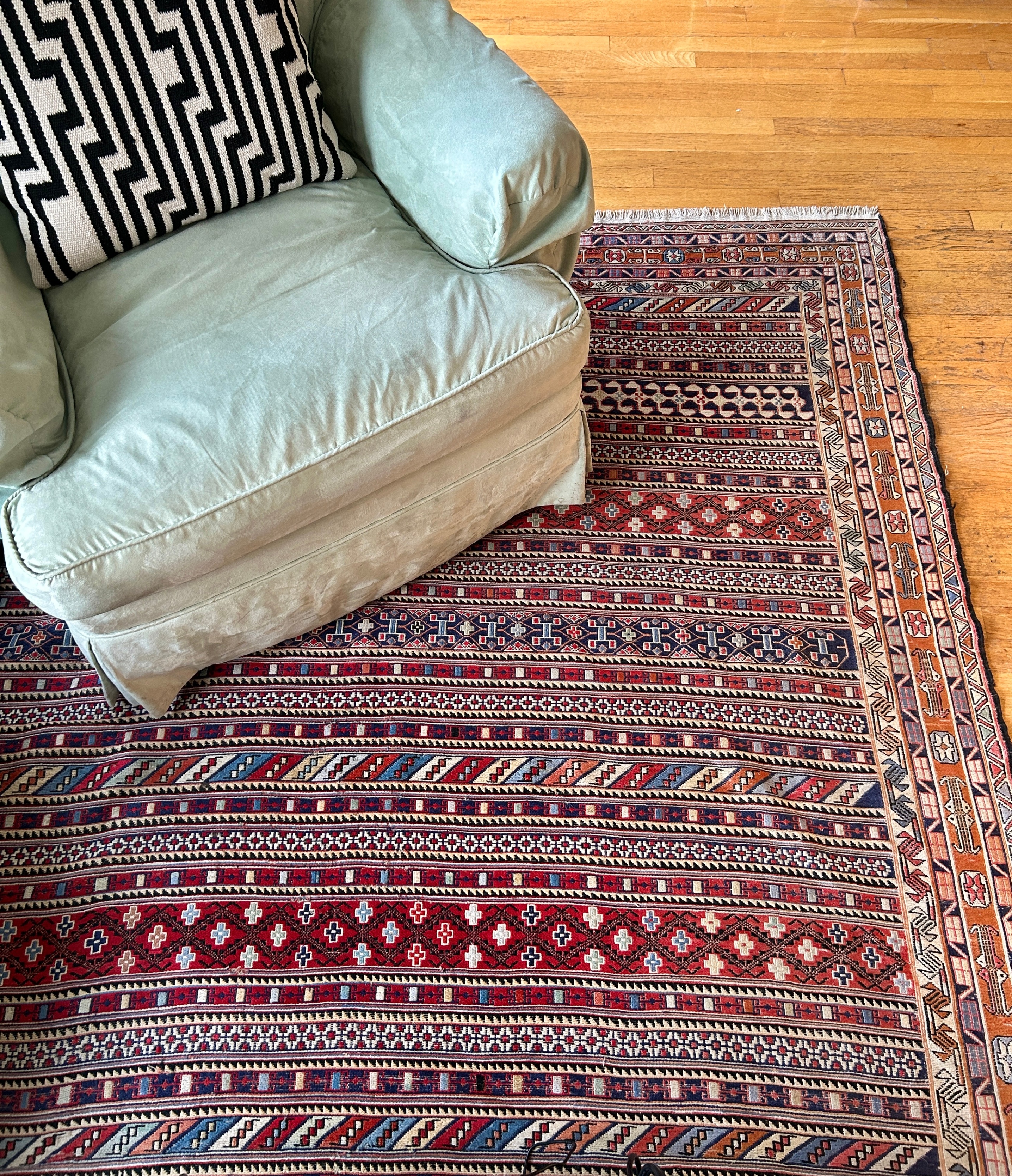 Vintage Handwoven Geometric Wool Rug – 9.5' × 6' - photo 4