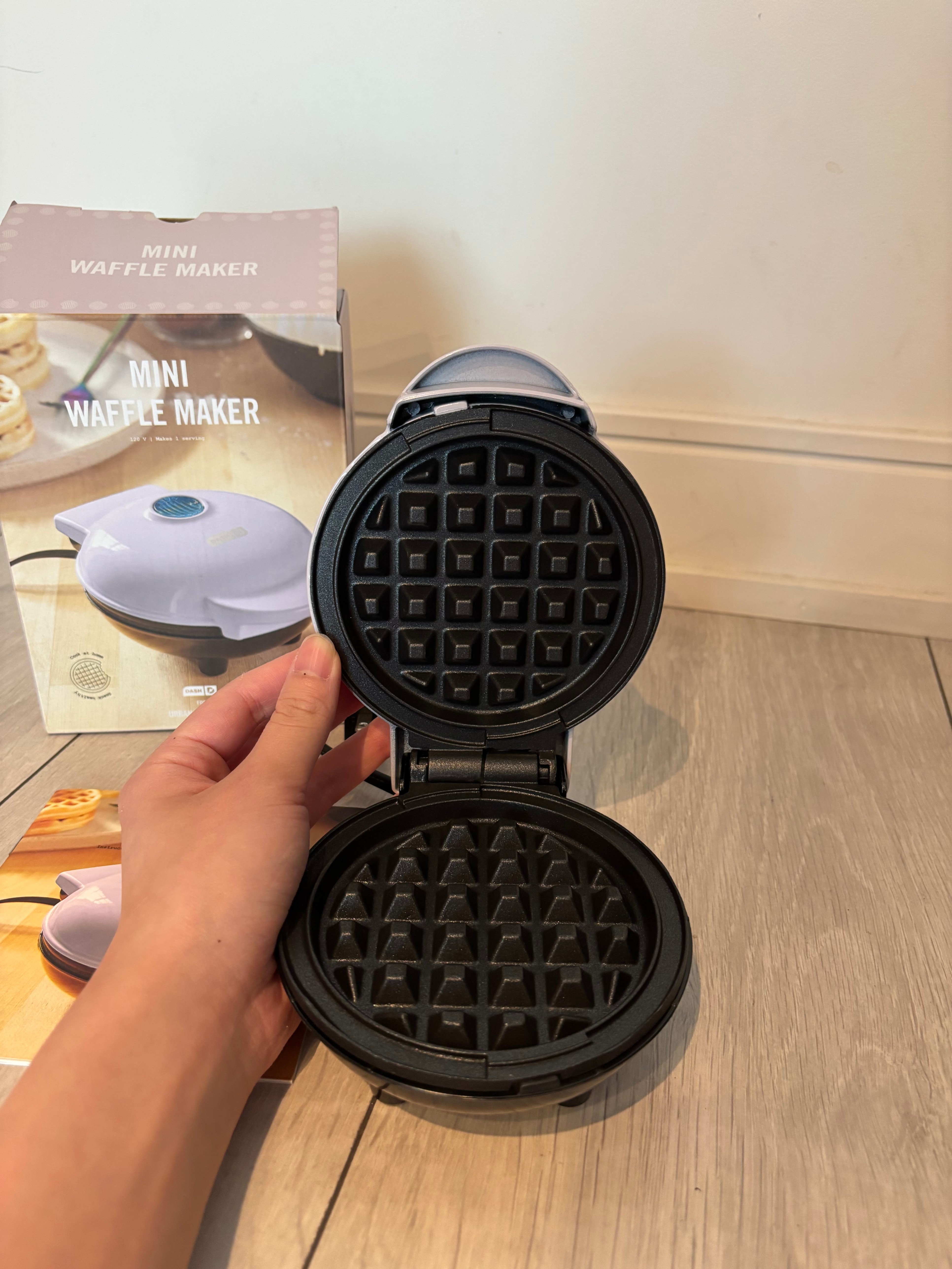 Dash Mini Waffle maker - photo 3