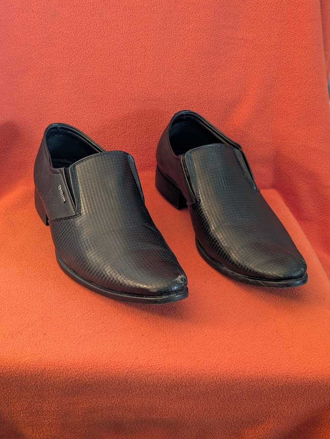 Mens black slip on shoes - size 10 - photo 2