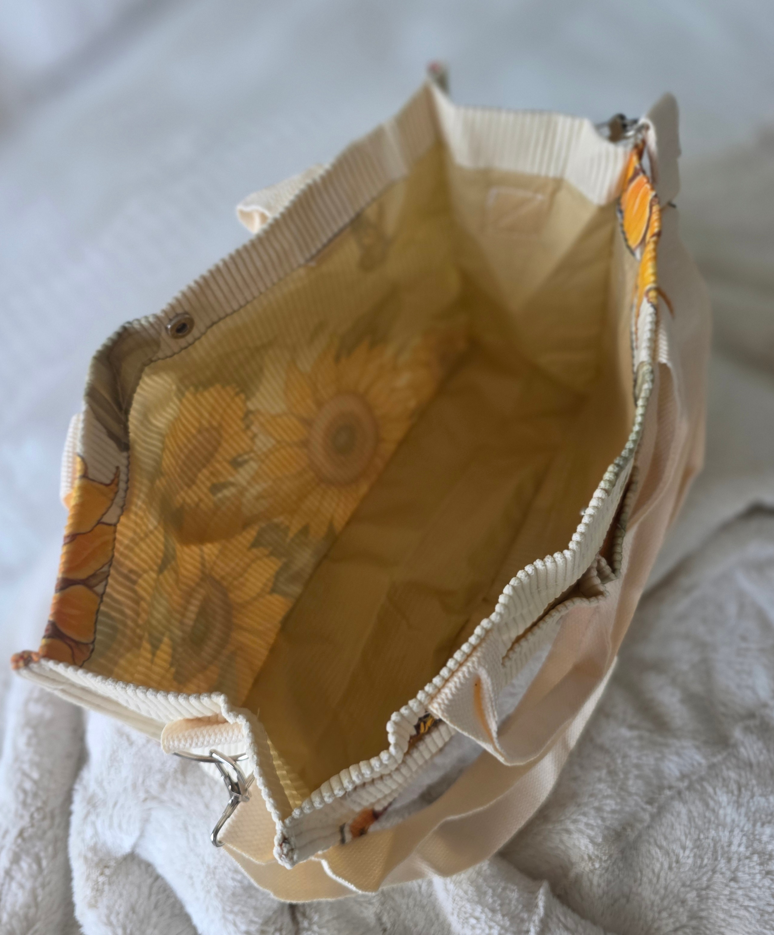 Ladies-Medium-"Sunflower & Butterfly" Pattern Corduroy Tote Bag - photo 5