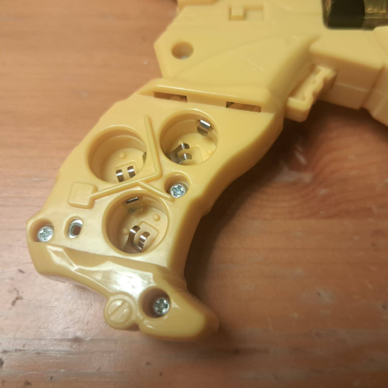 Power Rangers Dino Charge Yellow Morpher With Chargers - photo 5