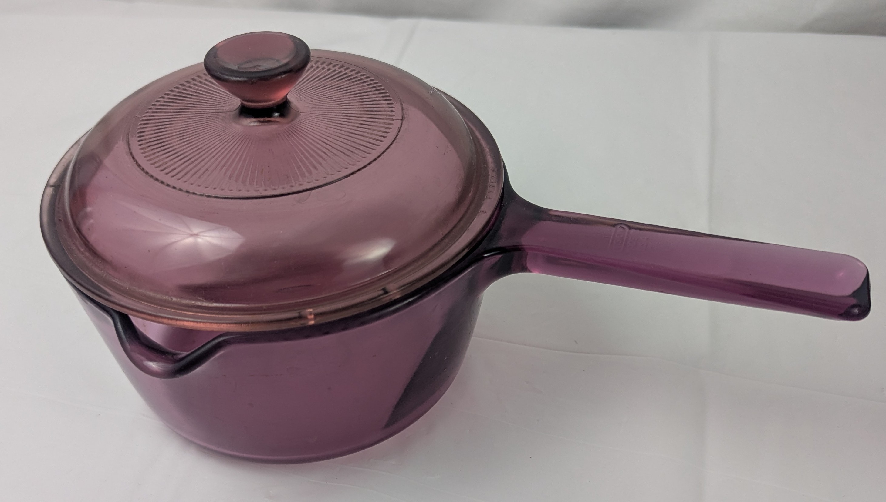 Vision Saucepan 1 L Cranberry W/pour Spout + Cover Vintage Pyrex
