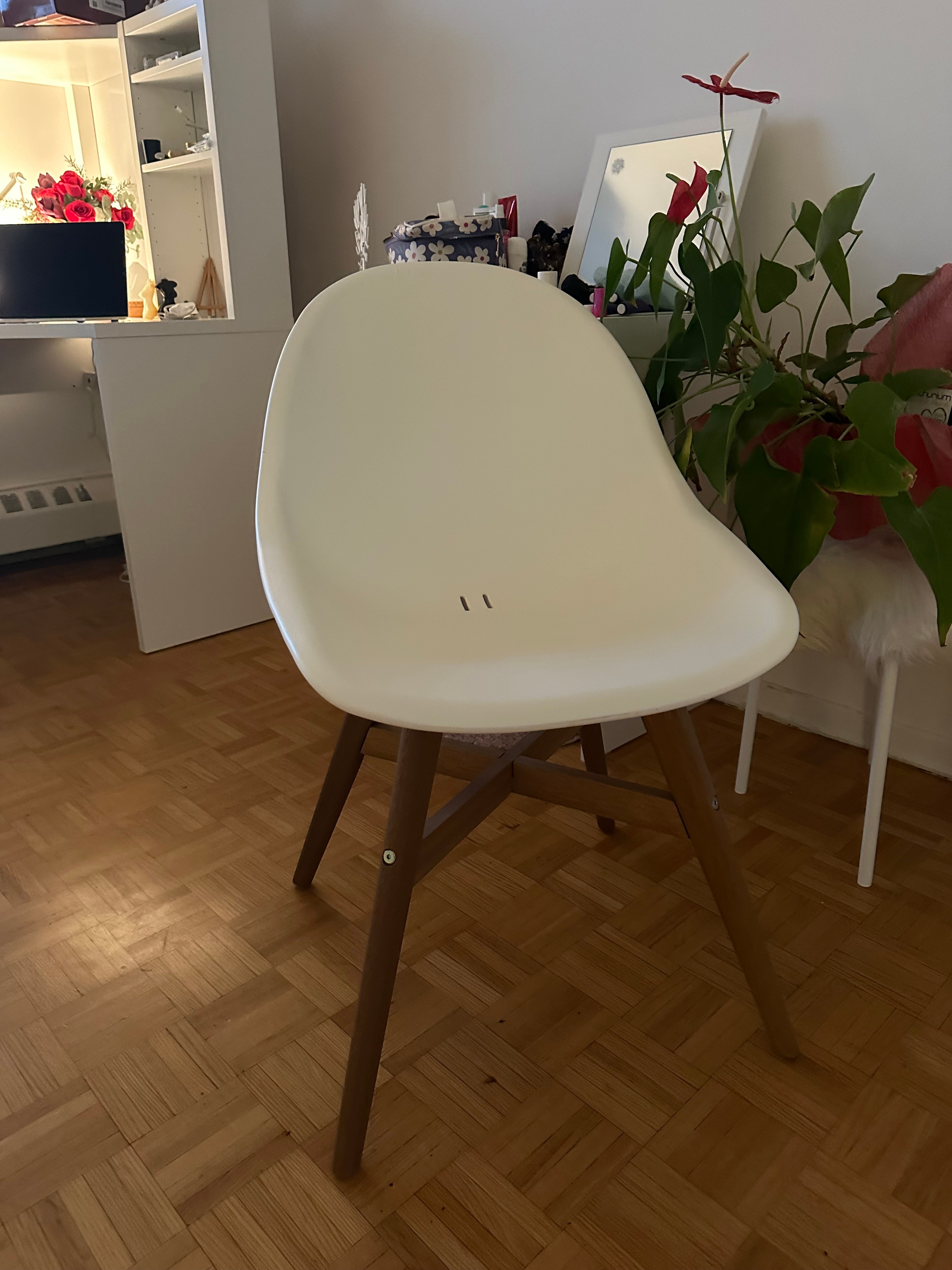 Modern White Accent Chair with Wooden Legs