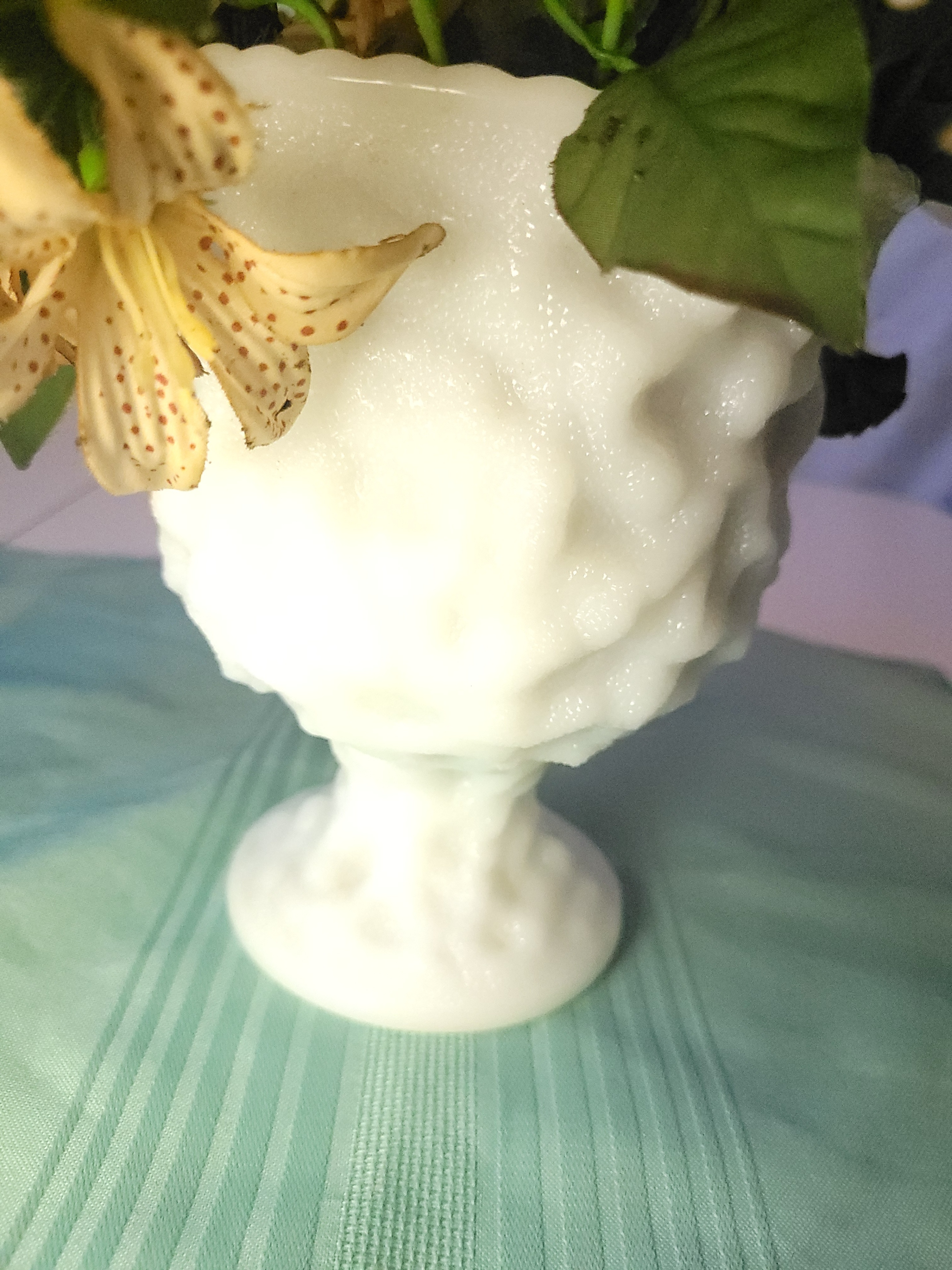 1960s E.O. Brody White Milk Glass Pedestal Vase Faux Floral Art - photo 5